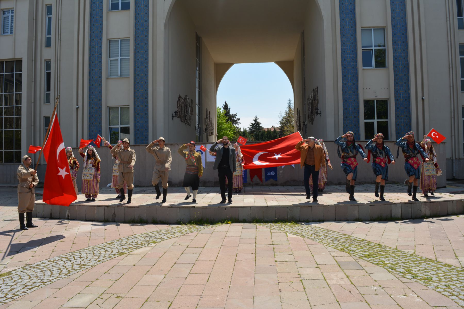 Fakültemizde Halk Oyunları Topluluğu Etkinliği