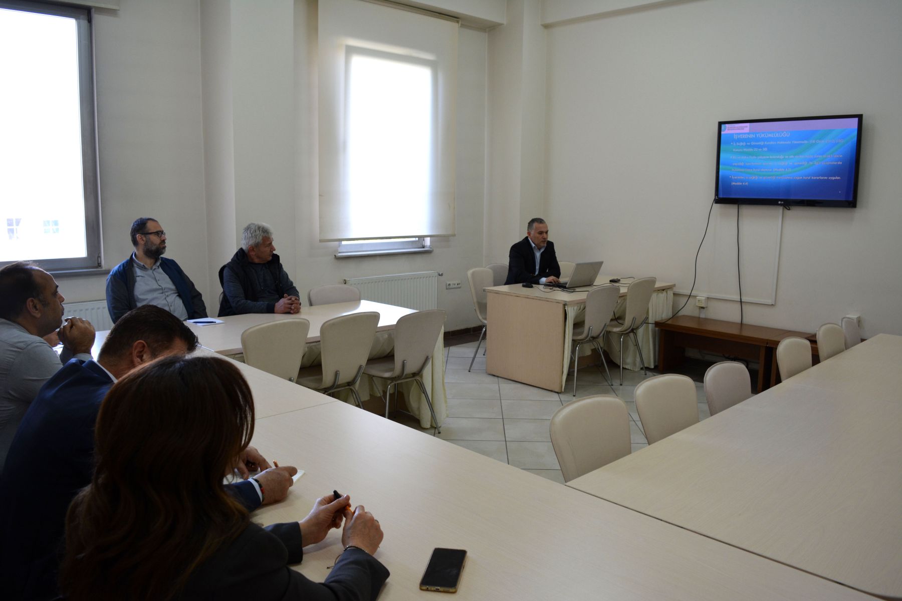 Dekanımız Prof. Dr. Mürsel BİÇER Başkanlığında İş Sağlığı ve Güvenliği Uzmanları Tarafından Fakültemizde  Bilgilendirme Toplantısı Gerçekleştirildi