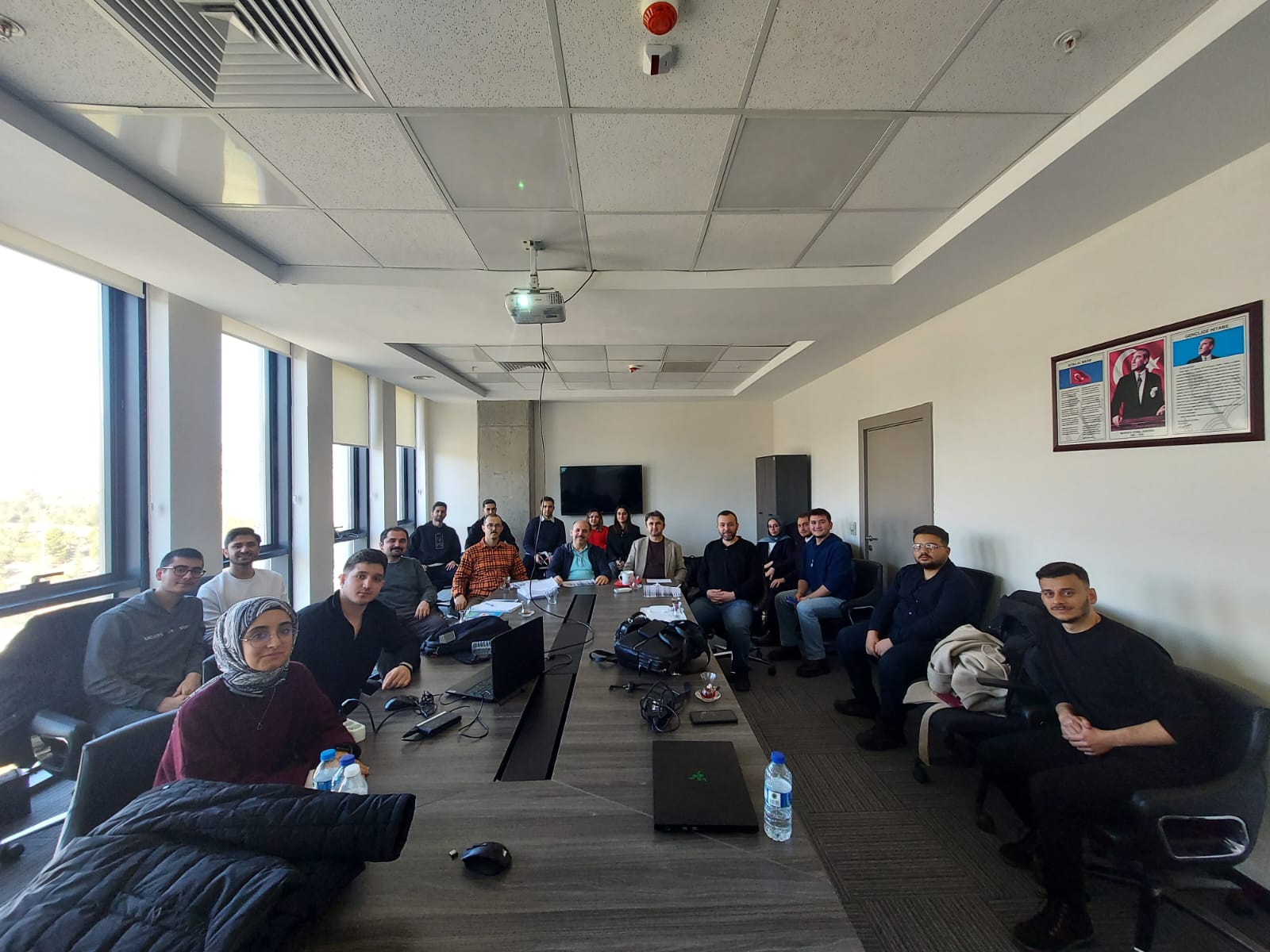 İşletmede Uygulamalı Eğitim Programı Uçak Mühendisliği Öğrencileri Projelerini Sundu