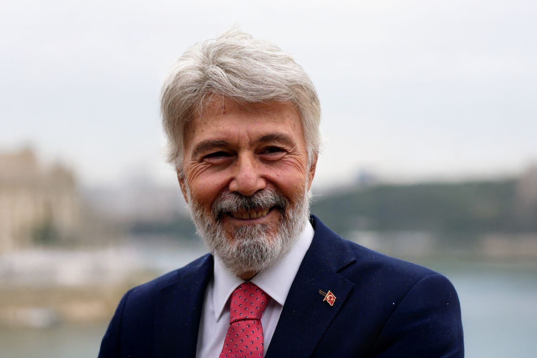 Mim Kemal ÖKE ile Söyleşi