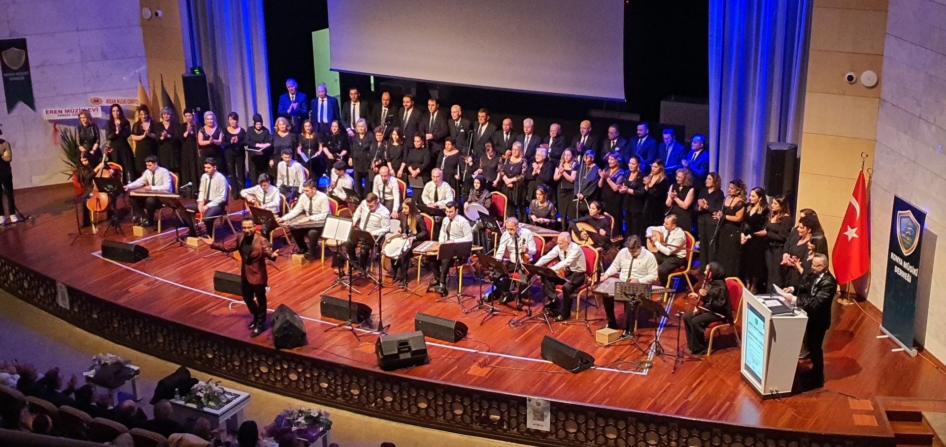 Öğretim Üyemiz Doç. Dr. Atakan Tekinalp’in Koro Şefliğinde Unutulmaz Müzik Şöleni