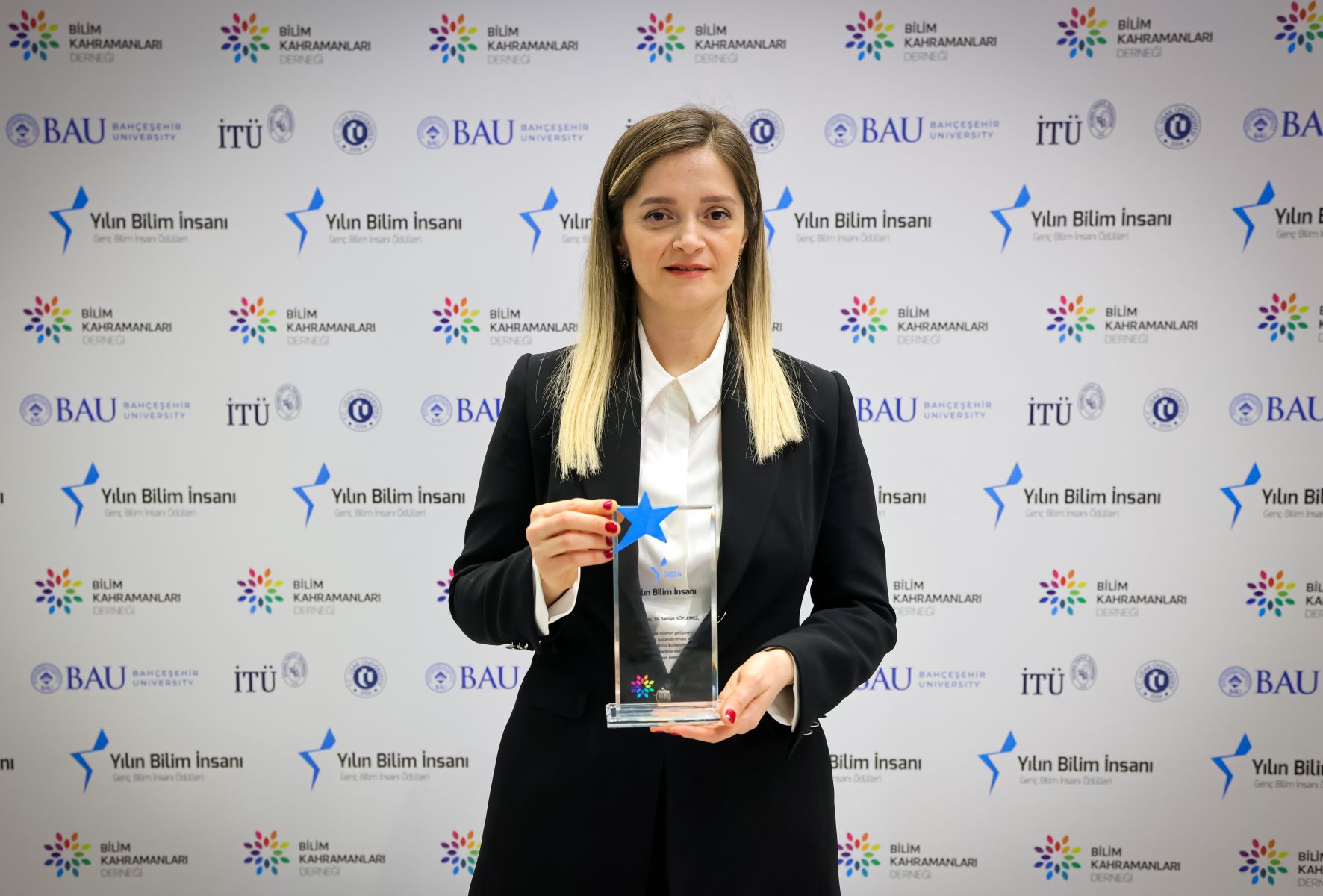 Öğretim Üyemiz Prof. Dr. Saniye Söylemez’e “Genç Bilim İnsanı Ödülü”