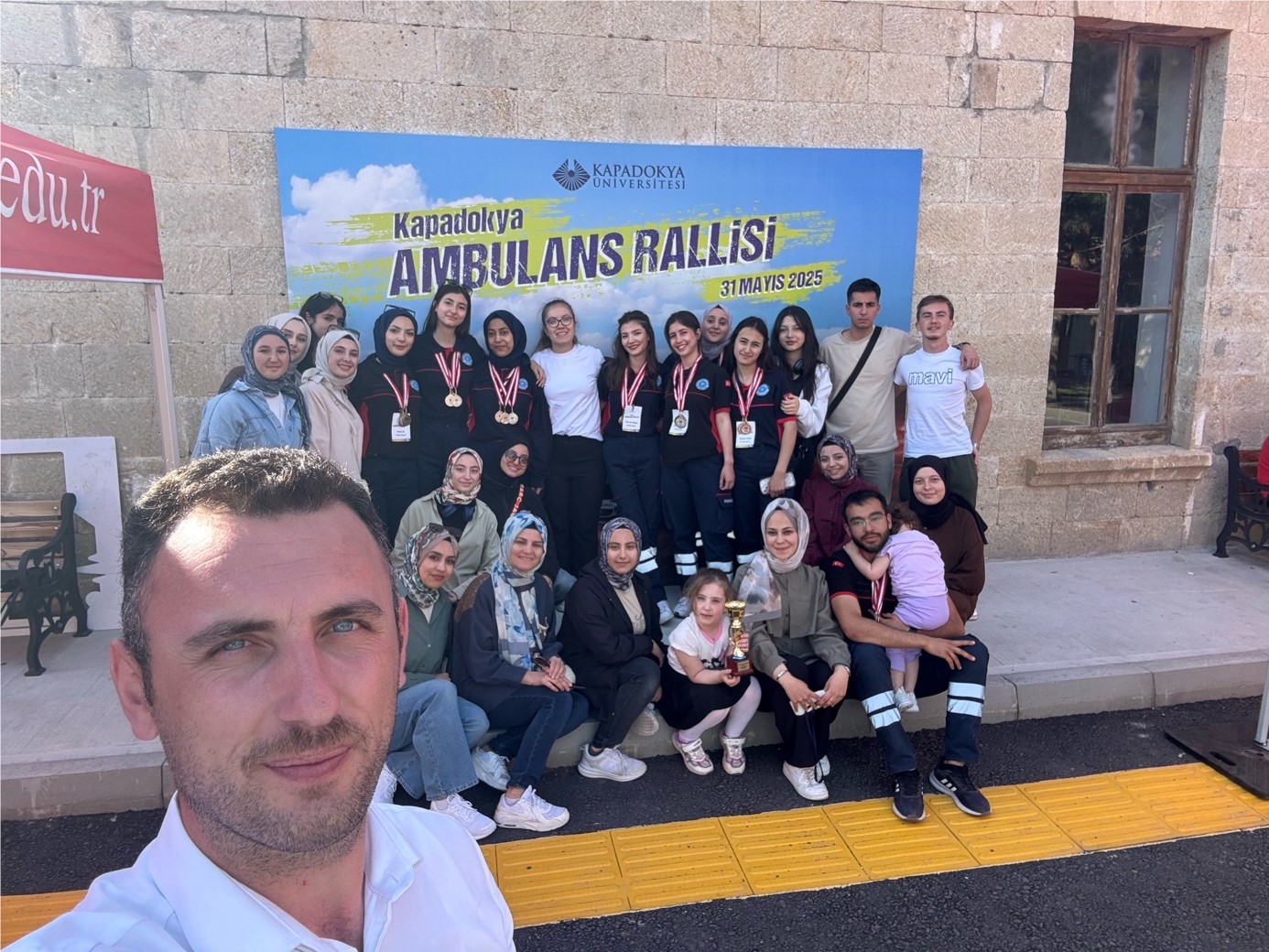 Üniversitemiz İlk ve Acil Yardım Programı Öğrencileri 24 Madalya ile Geri Döndü