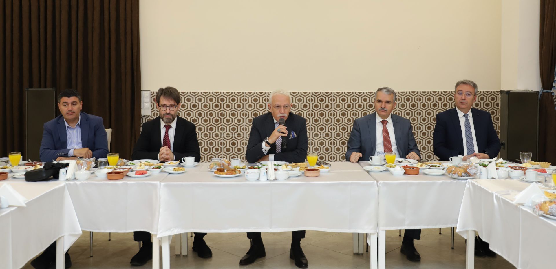 Üniversitemizde Kaliteyi Zirveye Taşımak İçin Gelecek Adımlar Belirlendi