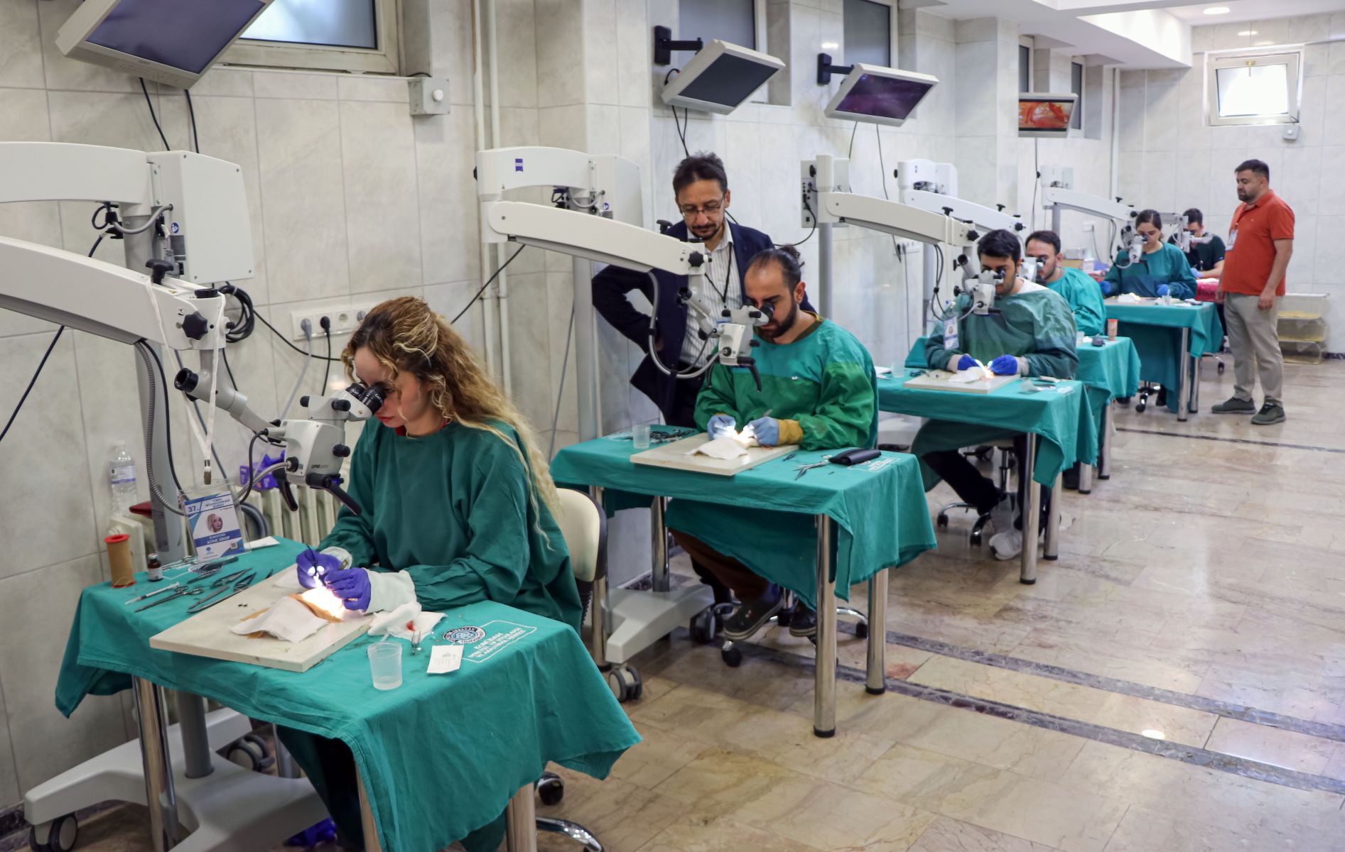 Üniversitemiz, Mikrocerrahi Eğitiminde Türkiye’de Tek Olma Özelliğini Sürdürüyor