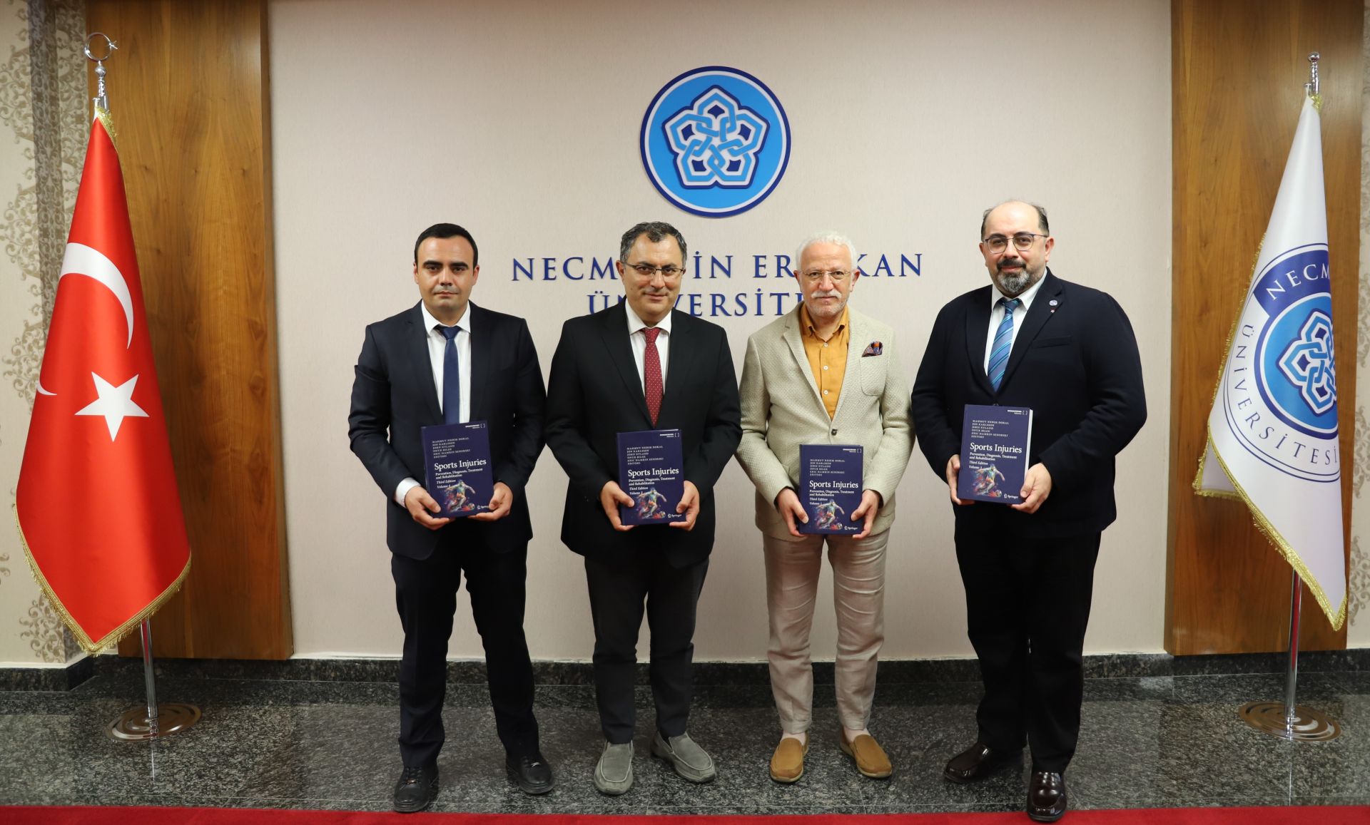 Dünya Listelerinde Yer Alan Tıp Kitabında Üniversitemizin İmzası