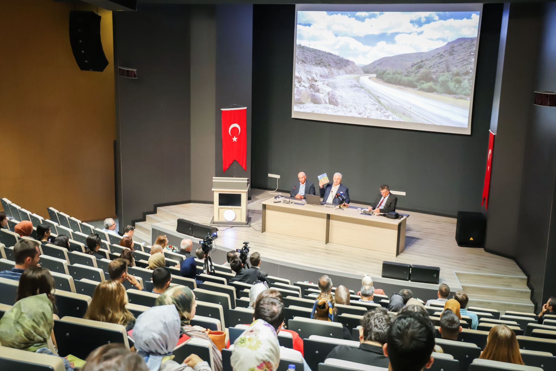 Miryokefalon Zaferi’nin 849. Yıl Dönümünde, Savaş Alanında Yapılan Yüzey Araştırmalarının İlk Sonuçları Paylaşıldı