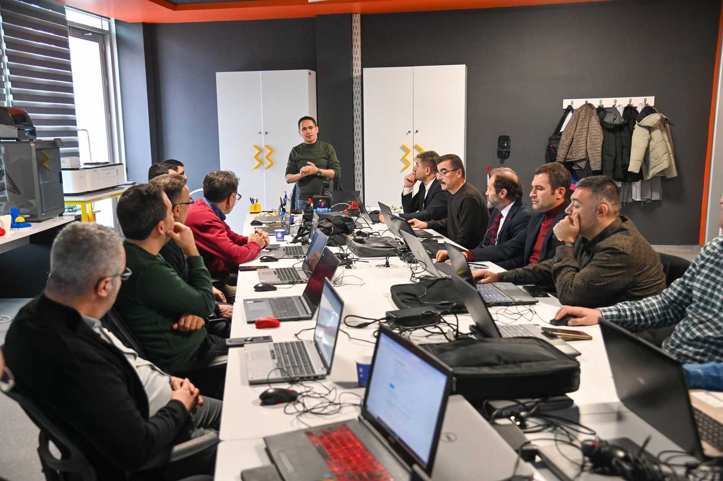 Üniversitemiz Büyük Veri Koordinatörlüğünden Öğretmenlere Yapay Zekâ Okuryazarlığı Eğitimi