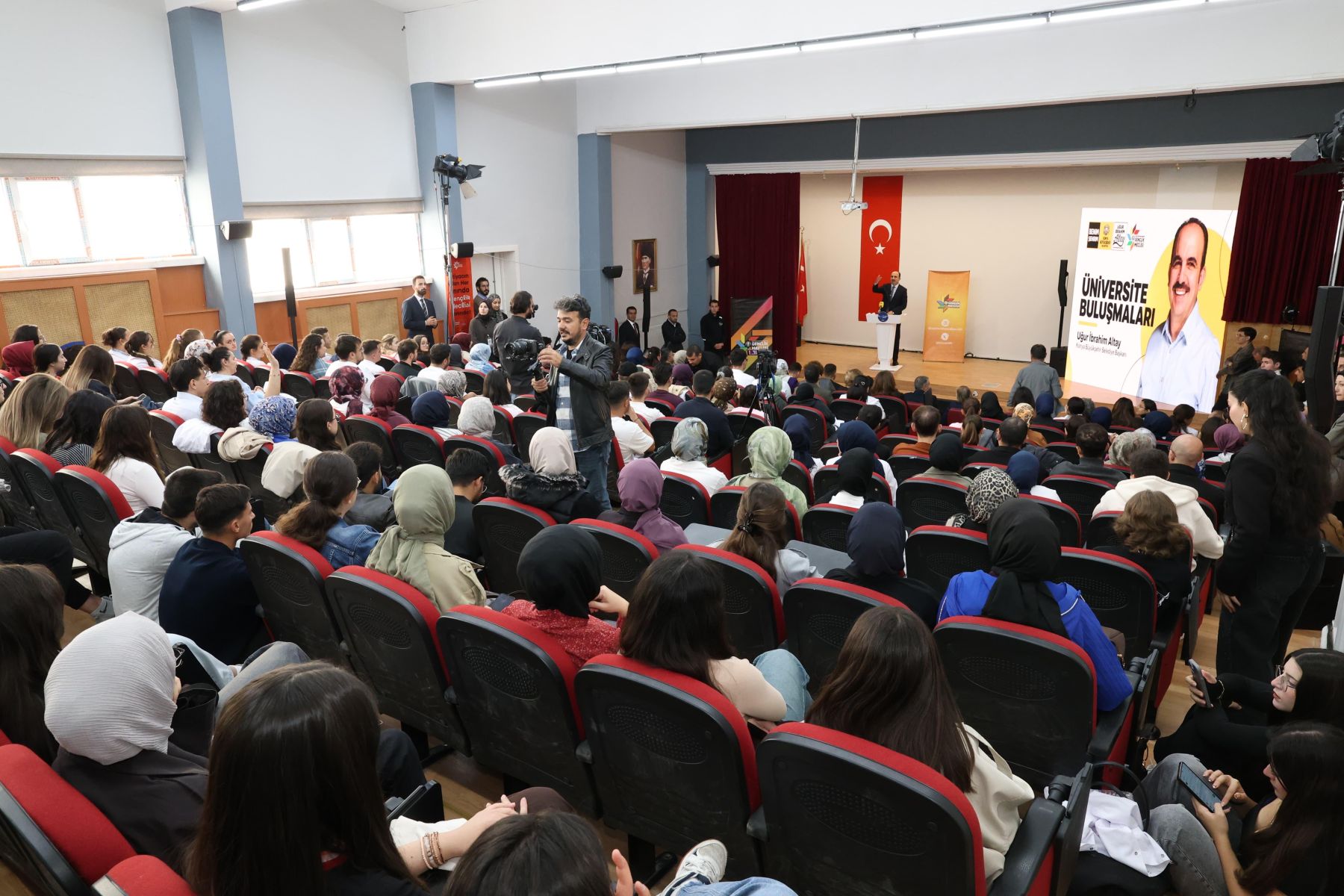 Konya Büyükşehir Belediye Başkanı Uğur İbrahim Altay, Öğrencilerimizle Buluştu