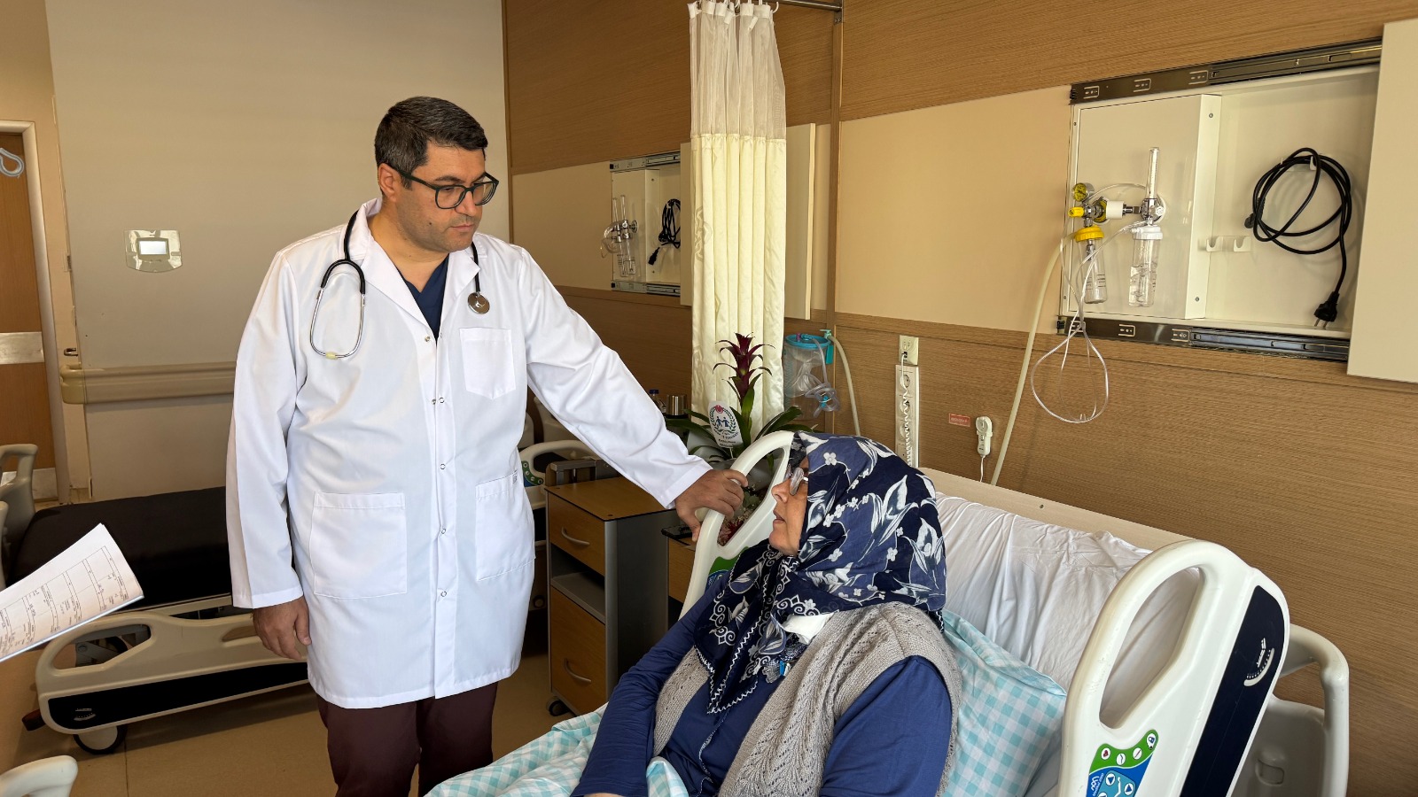 Kalbinin Arkasına Yapışık 15 Santimetre Çapındaki Kitle Çıkarılan Kadın Rahat Nefes Aldı