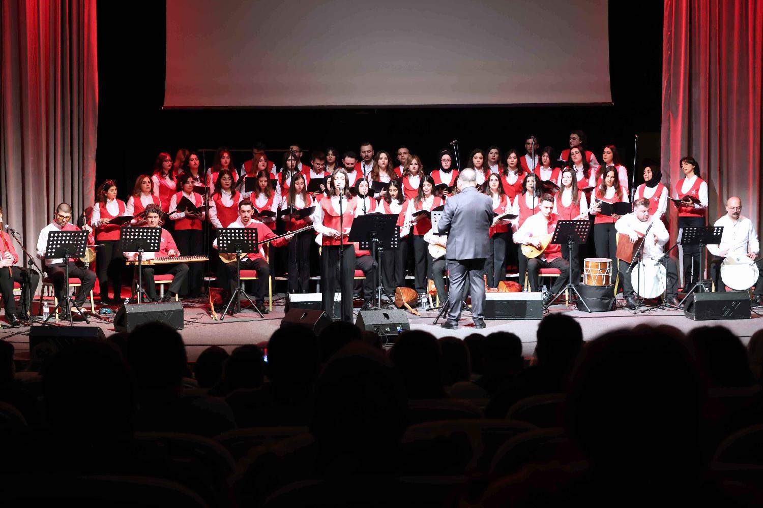 “Memed” Konseriyle Çanakkale Ruhu Yaşatıldı