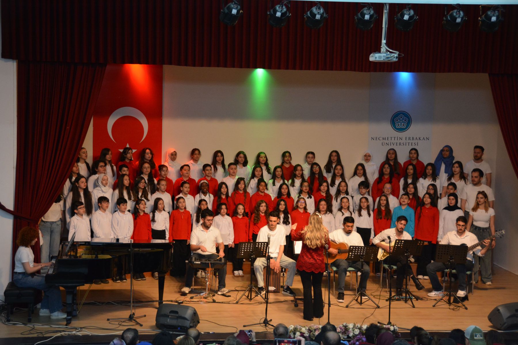 Üniversitemizde Duygu Dolu Çocuk Korosu Konseri