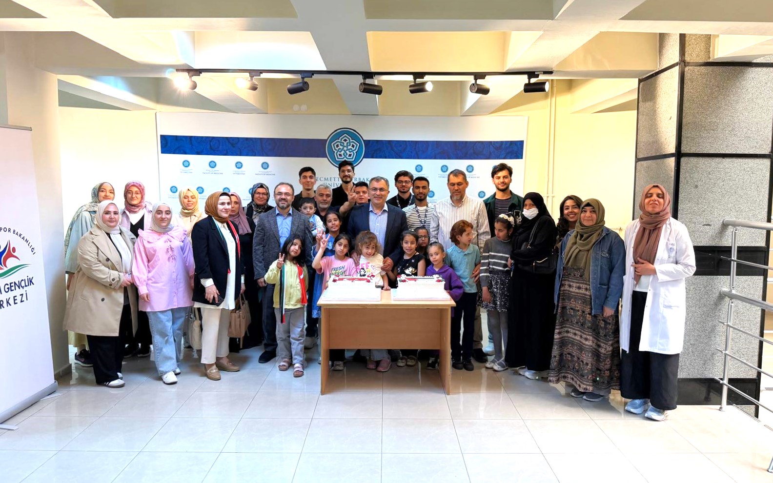 Üniversitemiz Tıp Fakültesinde Anlamlı Buluşma: Gazzeli Minikler ve Aileleri Ağırlandı