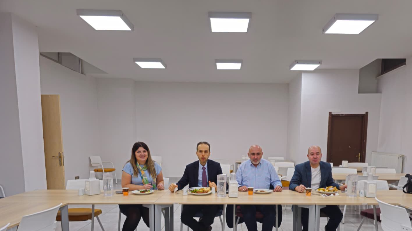 YADAM Müdürü Prof. Dr. Murat Çemrek, 2025–2026 eğitim-öğretim yılı akademik kurul toplantısını 6 Şubat 2026 tarihinde, akademik ve idari personelin katıldığı kahvaltı programının ardından gerçekleştirdi.