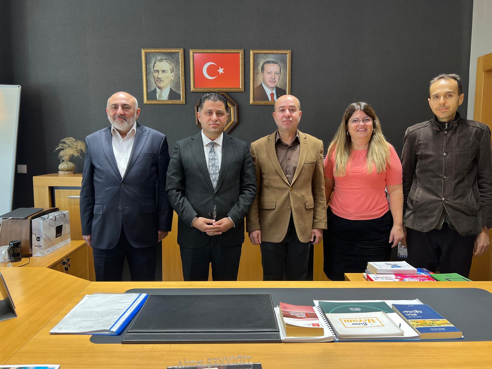 YADAM müdürü Prof.Dr.Murat ÇEMREK müdür yardımcıları Dr.Öğr.Üyesi Selma Durak ÜĞÜTEN, Burak DEMİRKESEN ve Yüksekokul Sekreteri Hakan ORUÇ Meram Belediyesi Başkan Yardımcısı Sayın Ahmet ŞENYİĞİT’i makamında ziyaret ettiler.