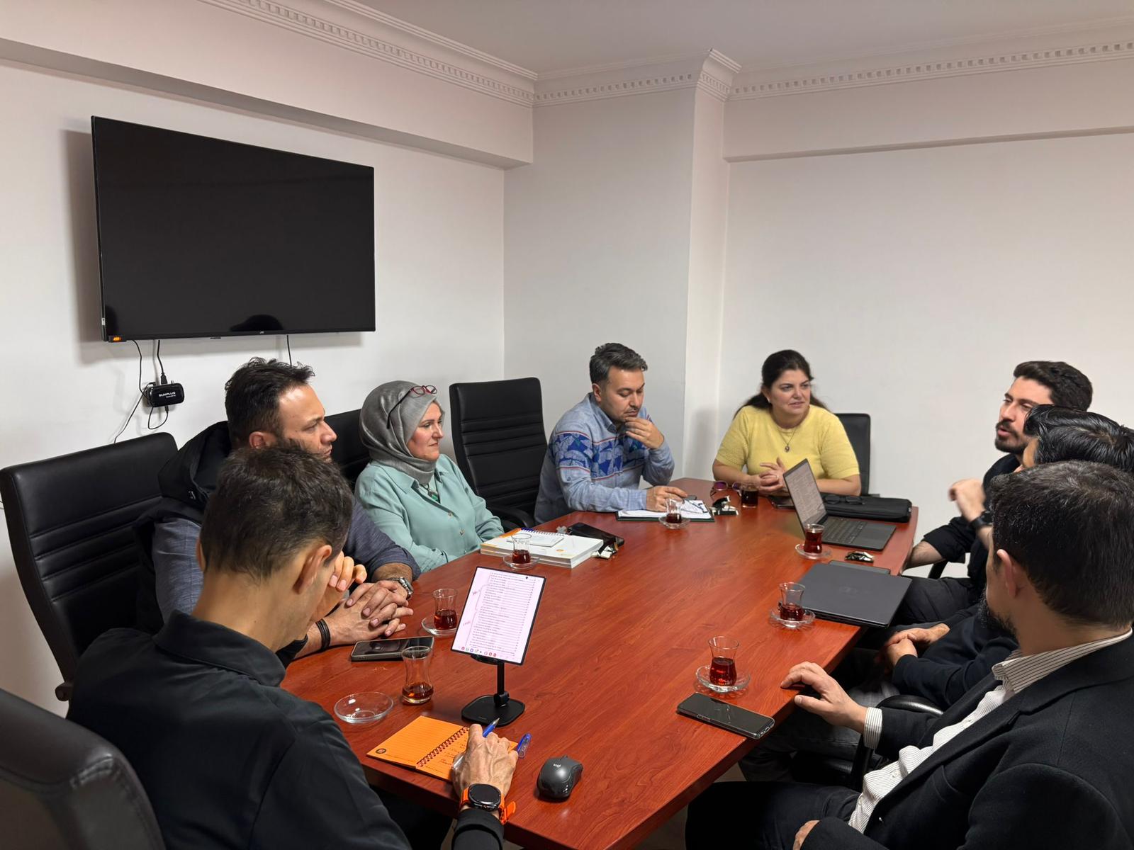 NEU Yabancı Diller Yüksekokulu olarak sürdürmekte olduğumuz akreditasyon çalışmalarında gelinen aşamayı değerlendirmek amacıyla bir toplantı gerçekleştirildi.