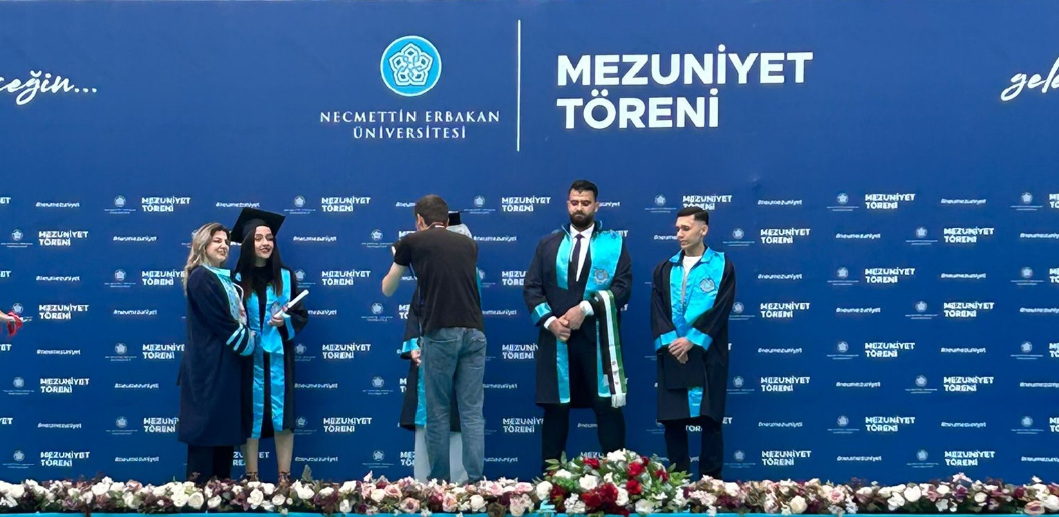 NEÜ Hemşirelik Fakültesi 2025 Mezuniyet Töreni Coşkuyla Gerçekleştirildi
