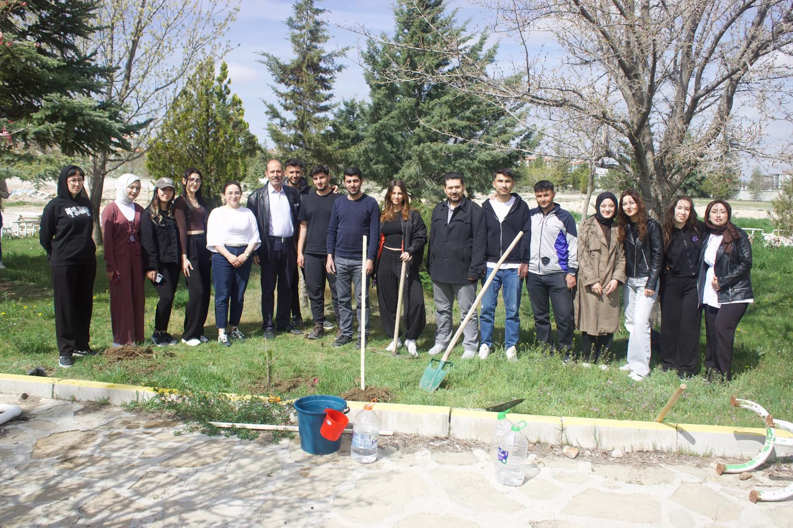 Doğaya Nefes, Geleceğe Umut: Öğrencilerimizden Anlamlı Fidan Dikimi Etkinliği