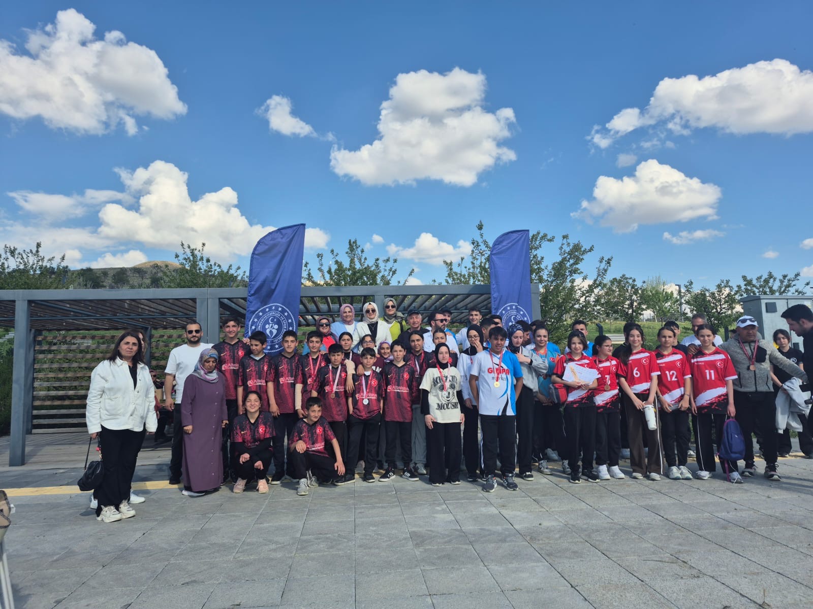 FAKÜLTEMİZ ÖĞRENCİLERİ ORYANTİRİNG YARIŞMASINDA DERECE ALDI