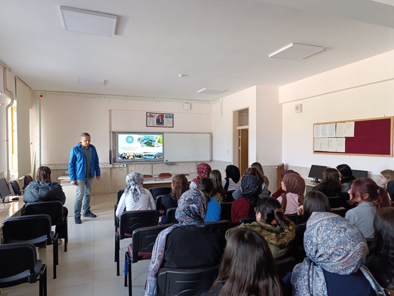 Tanıtım Günleri Leman Kadir Parıltı Kız Meslek Lisesi