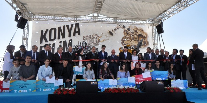Fakültemiz Konya Bilim Festivaline Elektromobil ve Robot Kol İle Katıldı