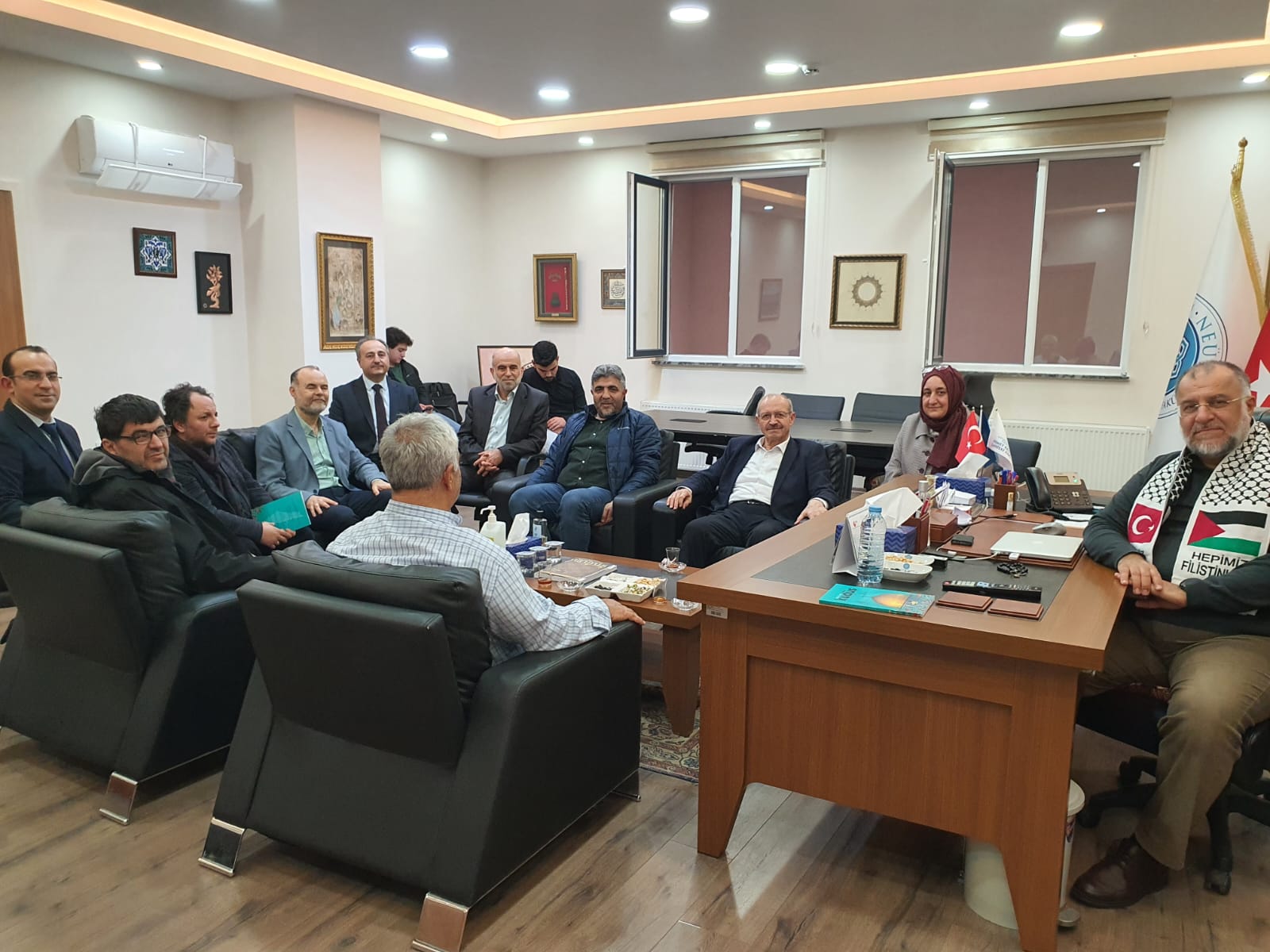 “Türkiye Türkiye’den Büyüktür” Konferansı