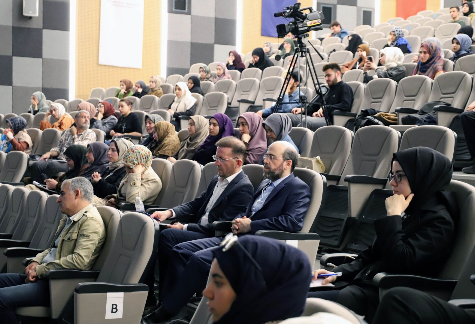 I. Uluslararası İnsanlığın Değişim Serüveni ve Din Sempozyumu Gerçekleştirildi