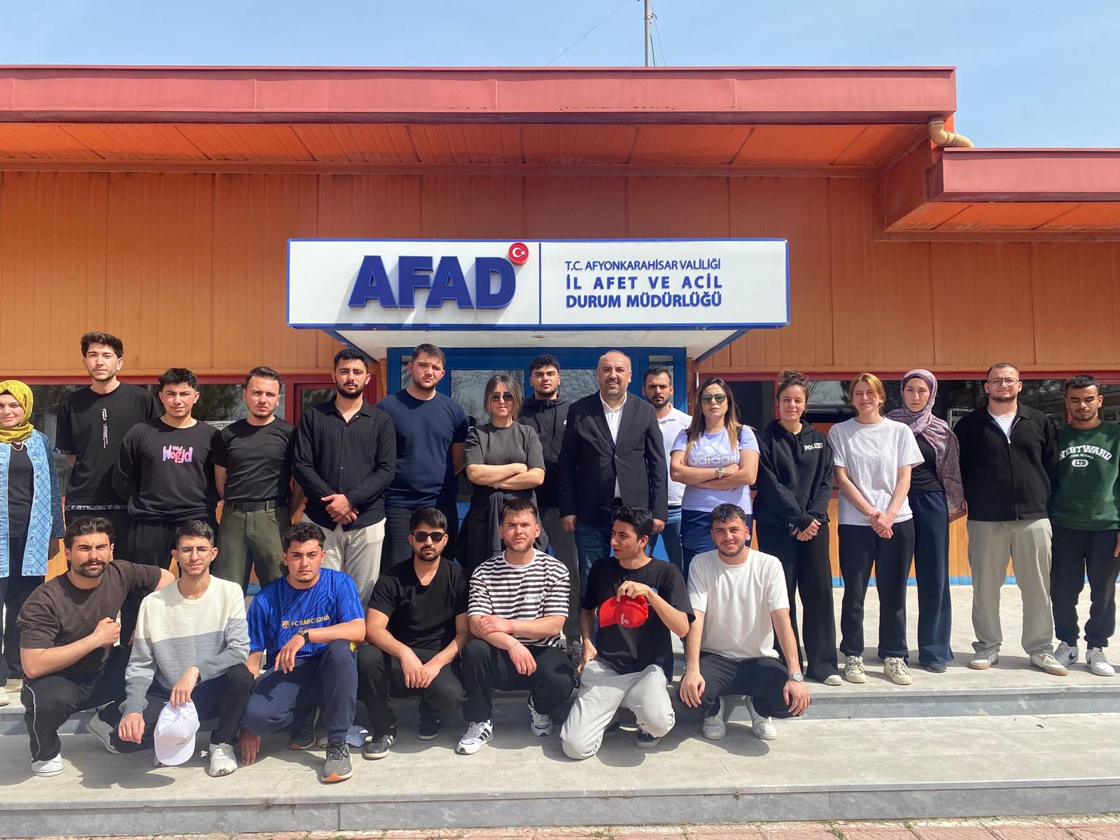NEÜ Meram MYO Öğrencilerine Uygulamalı Hafif Arama Kurtarma Eğitimi