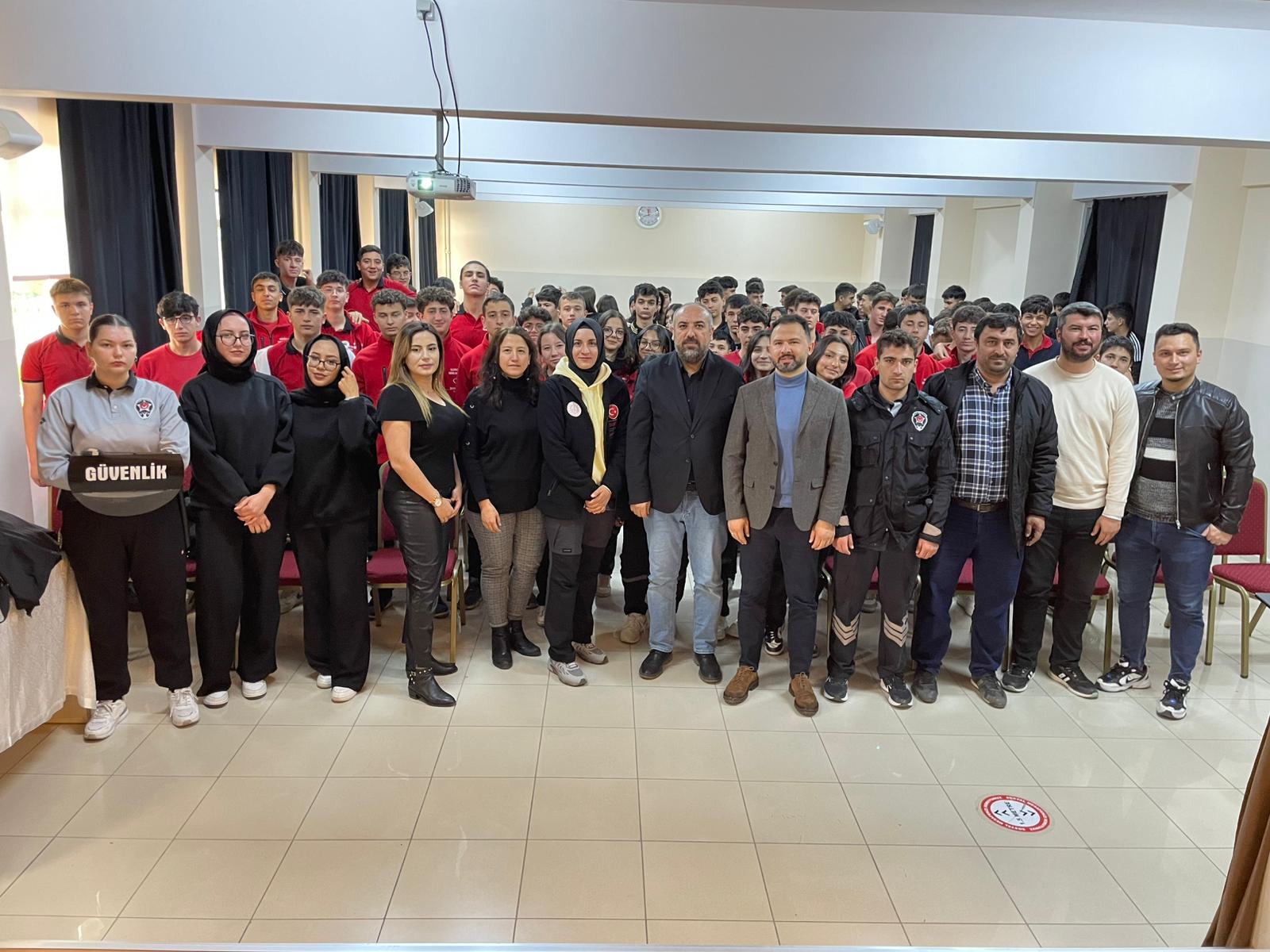 KOZAĞAÇ MESLEKİ VE TEKNİK ANADOLU LİSESİ'NDE BÖLÜM TANITIMI GERÇEKLEŞTİRİLDİ