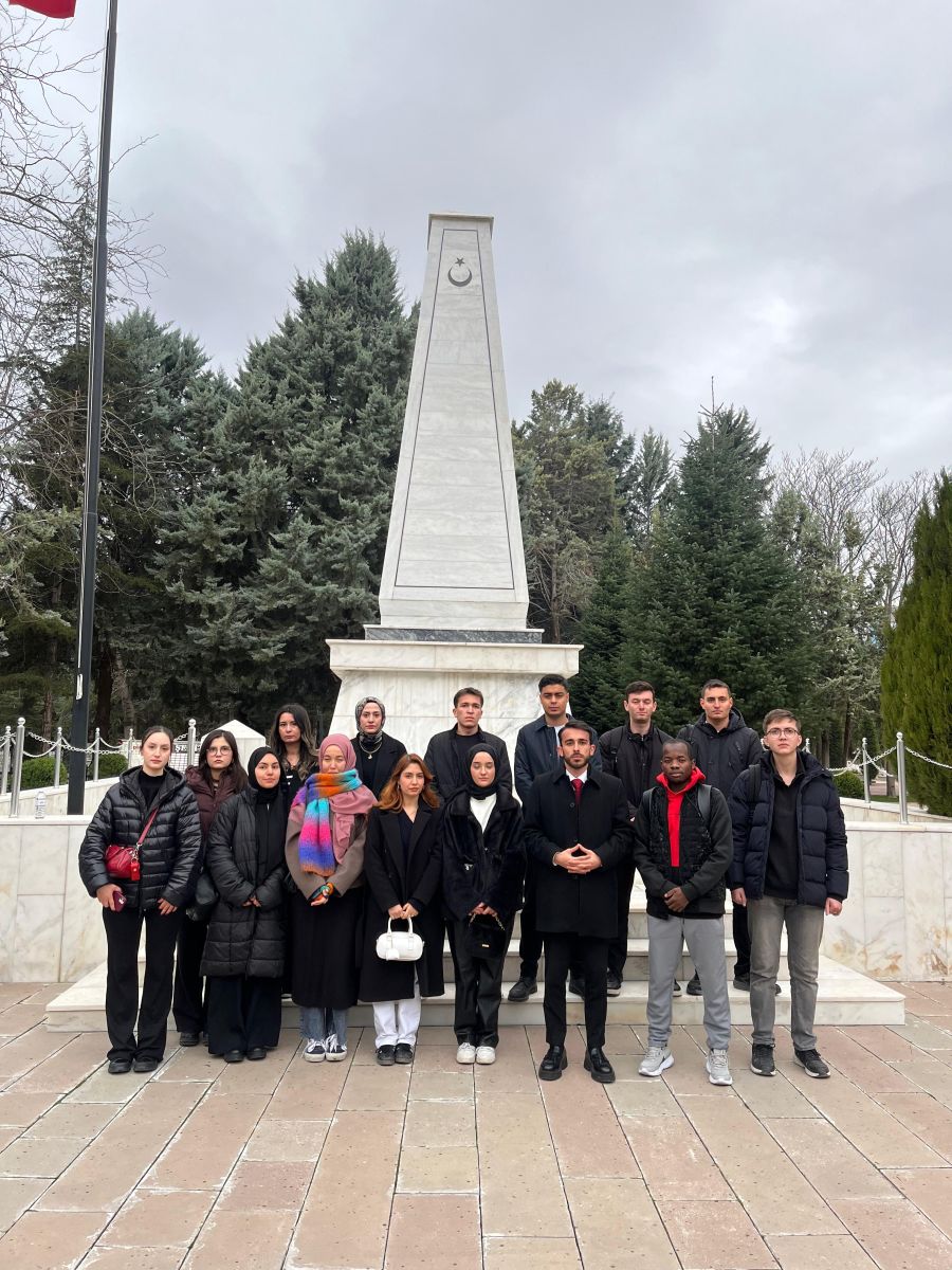 Konya Şehitliği’ne Anlamlı Bir Ziyaret Gerçekleştirildi