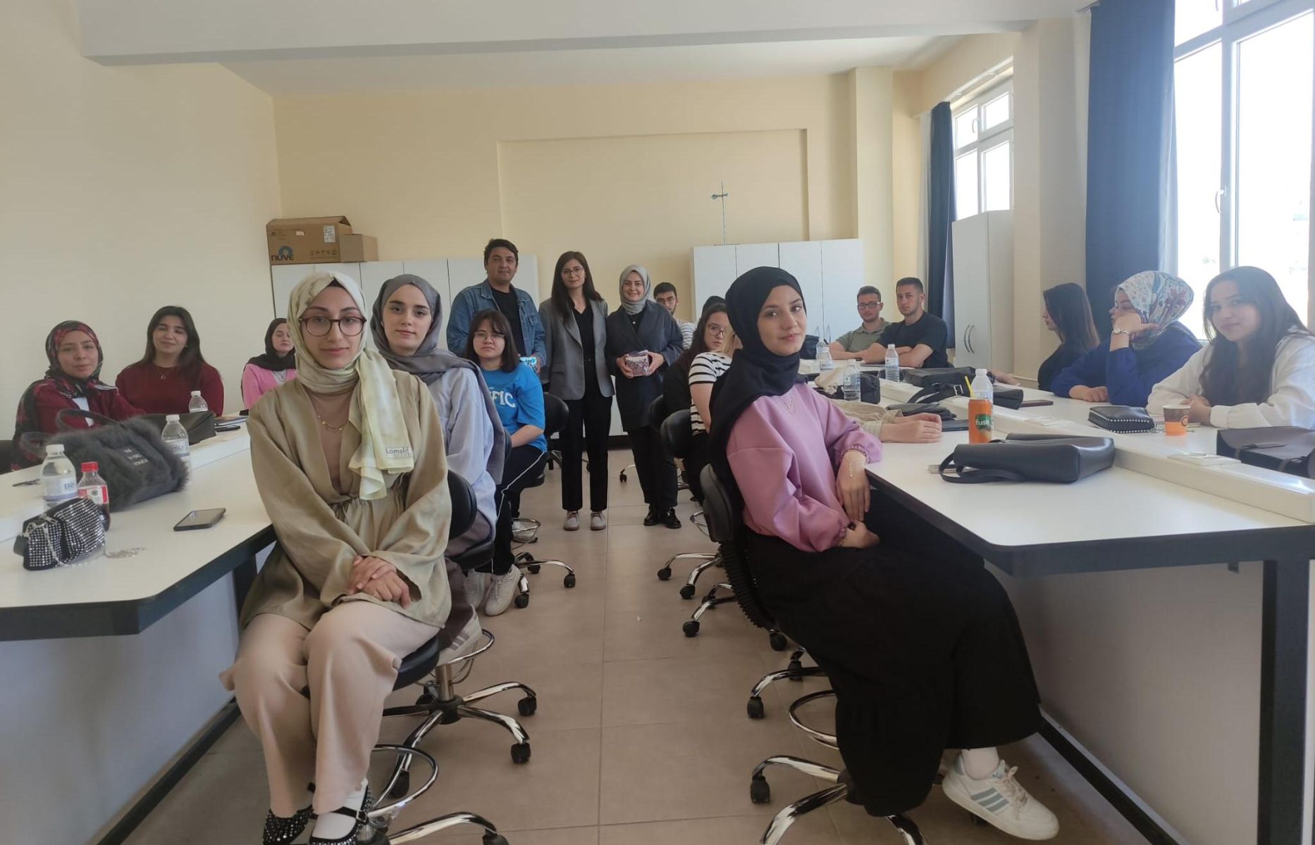 Kariyer Söyleşileri Kapsamında Öğrencilere Mesleki Bilgilendirme Seminerleri