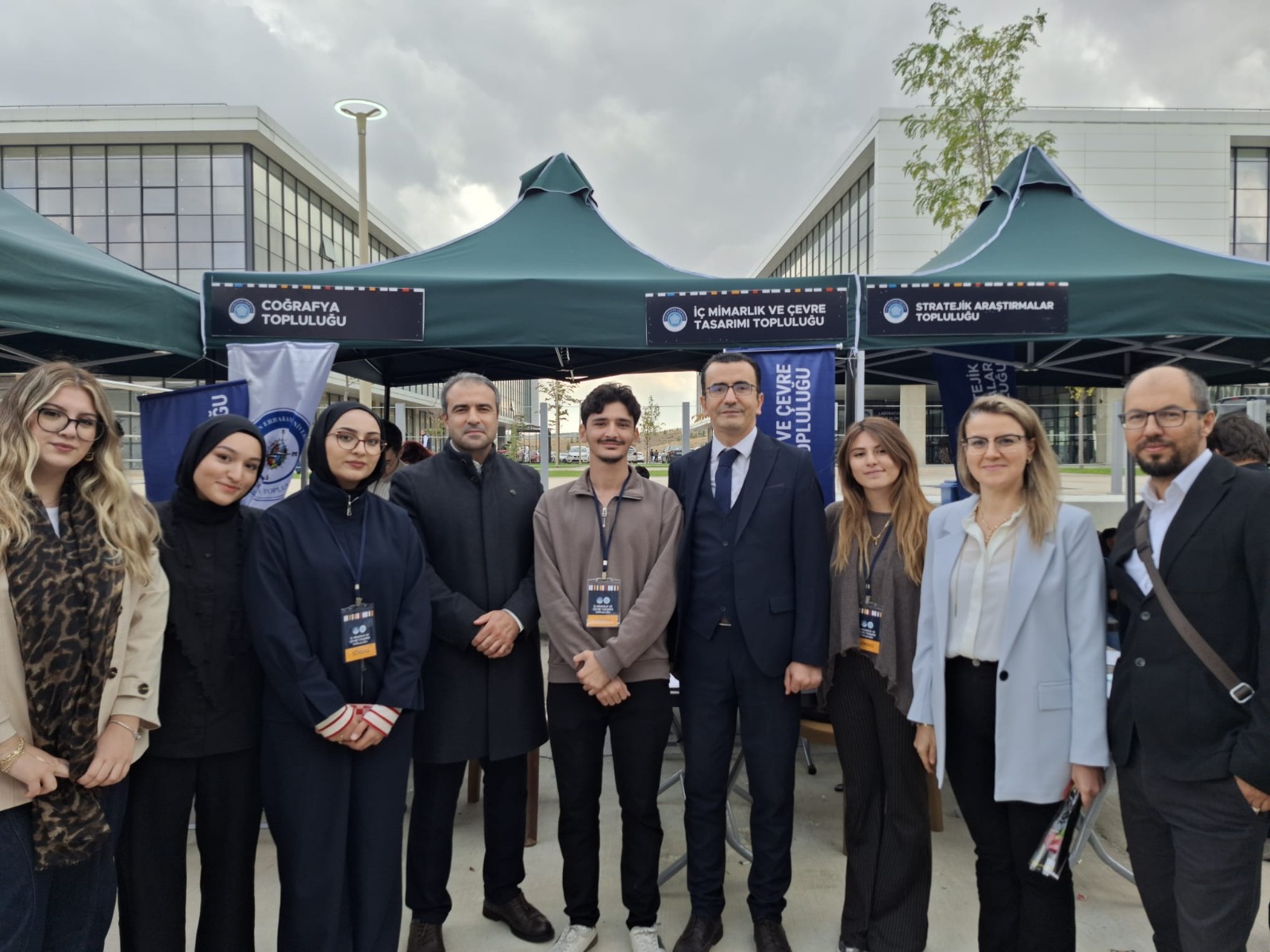 Güzel Sanatlar ve Mimarlık Fakültesi Yönetiminden ÜNİ101FEST’te Öğrenci Topluluklarına Ziyaret