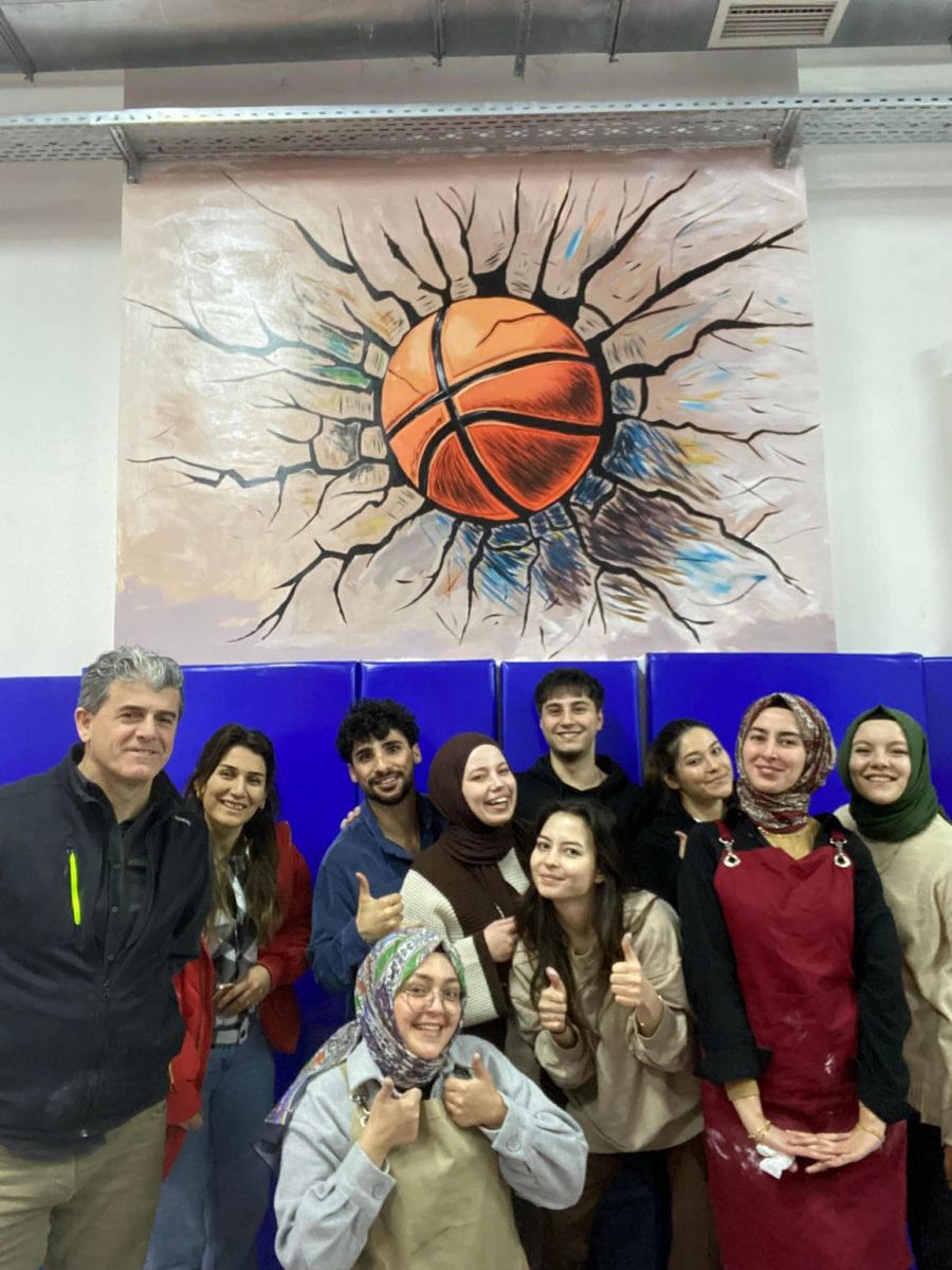 AHMET HAZIM ULUŞAHİN İMAM HATİP ORTAOKULU SPOR SALONU DUVARLARI RESİM ÇALIŞMASI