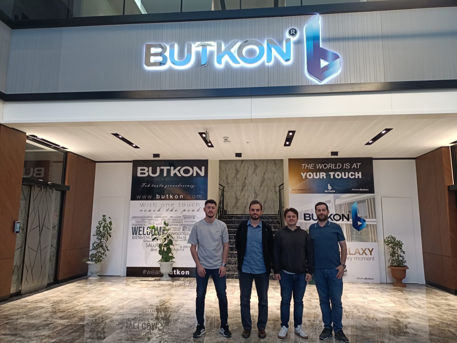 Elektrik-Elektronik Mühendisliği Bölümü öğretim üyemiz Prof. Dr. Mehmet Akif Erişmiş, yüksek lisans çalışmaları kapsamında iş birliği imkânlarını değerlendirmek üzere Butkon firmasına teknik ziyarette bulunmuştur.