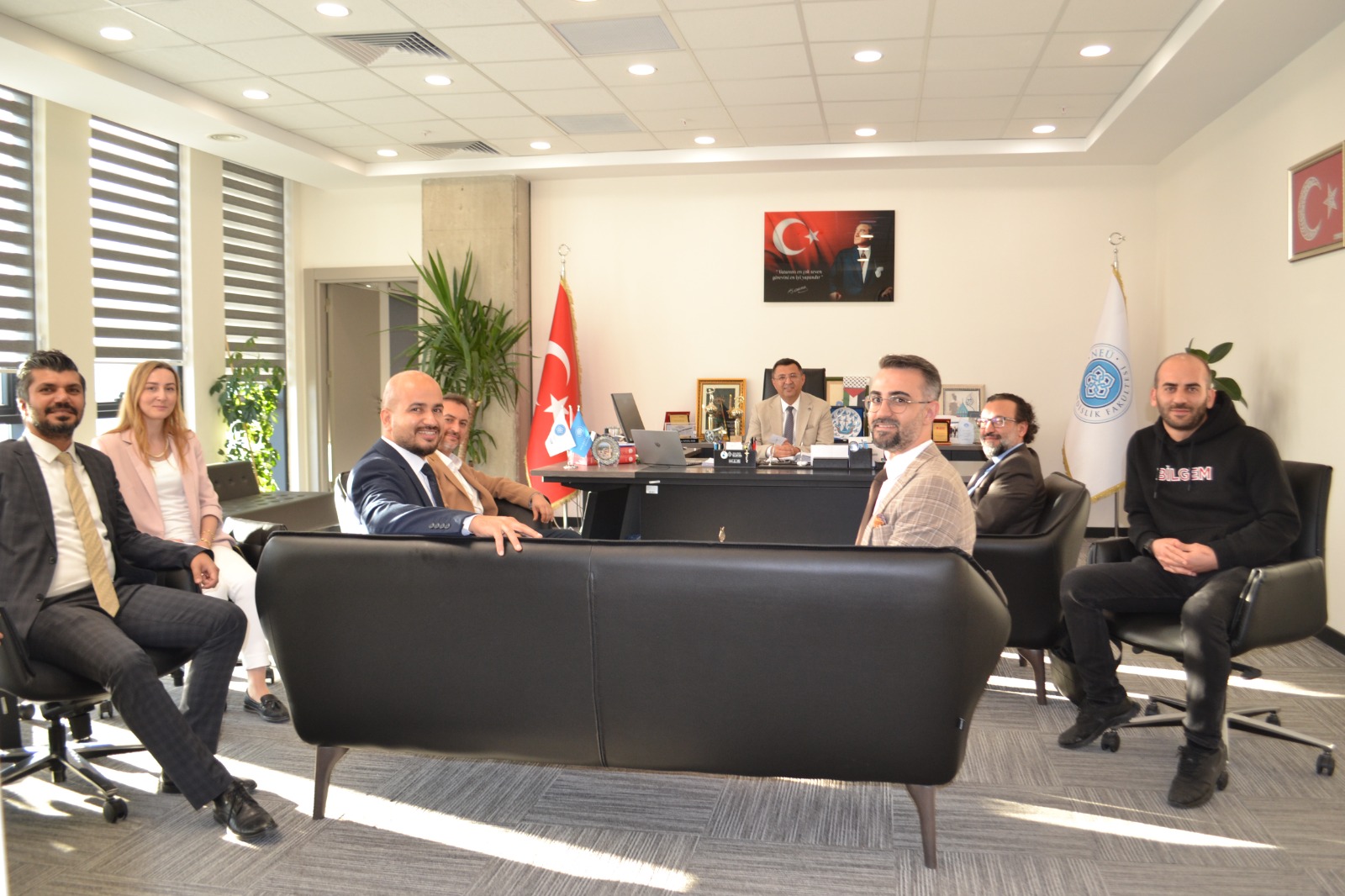 TÜBİTAK BİDEB insan kaynakları daire başkanı ve heyeti Fakültemiz ziyaret ederek TÜBİTAK projelerinin öneminden konuşularak ikili iş birliği yapıldı