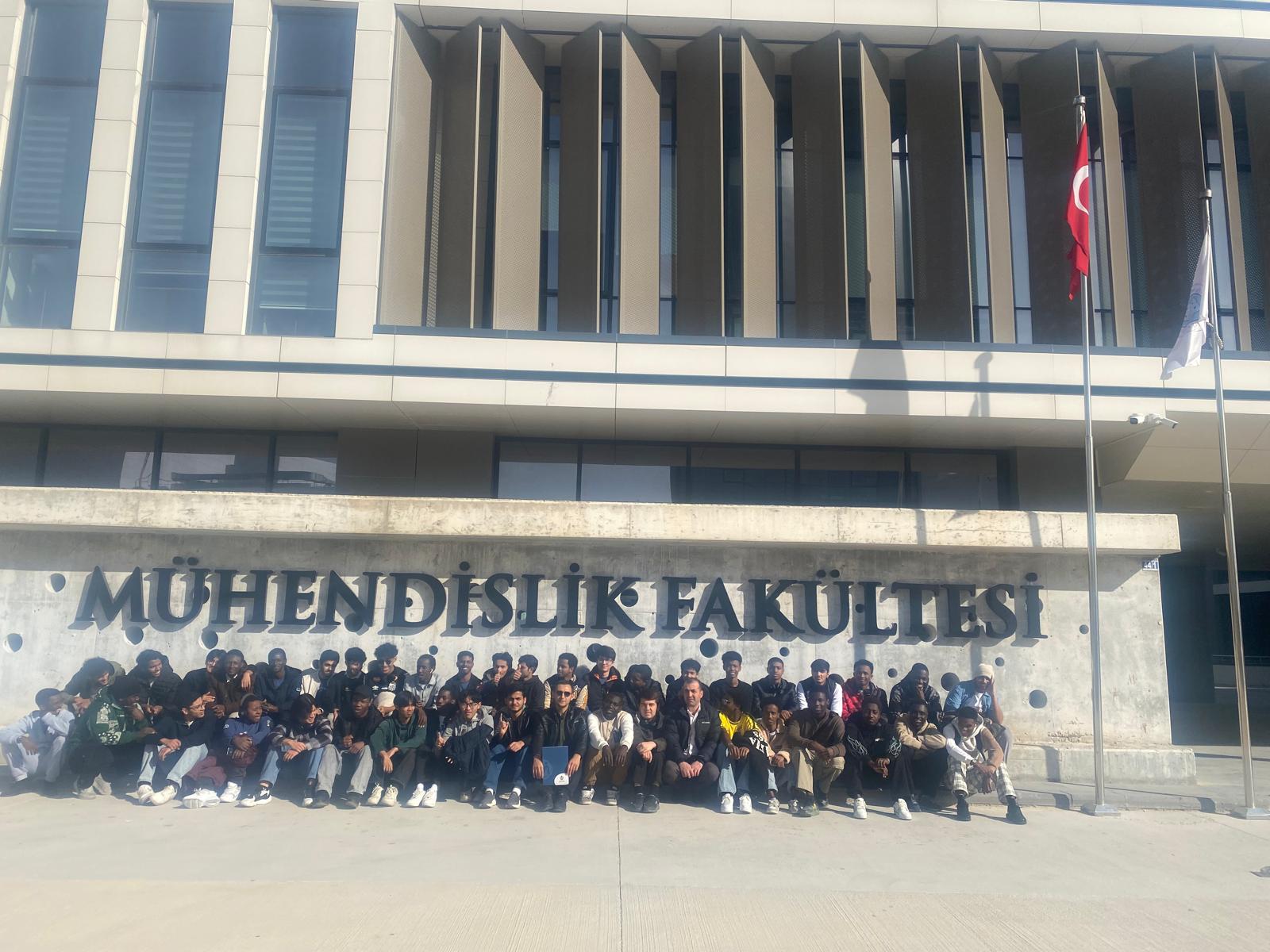 Uluslararası Mevlana İmam Hatip Lisesi’nden Fakültemize Ziyarete Gelen Öğrencileri Ağırladık.