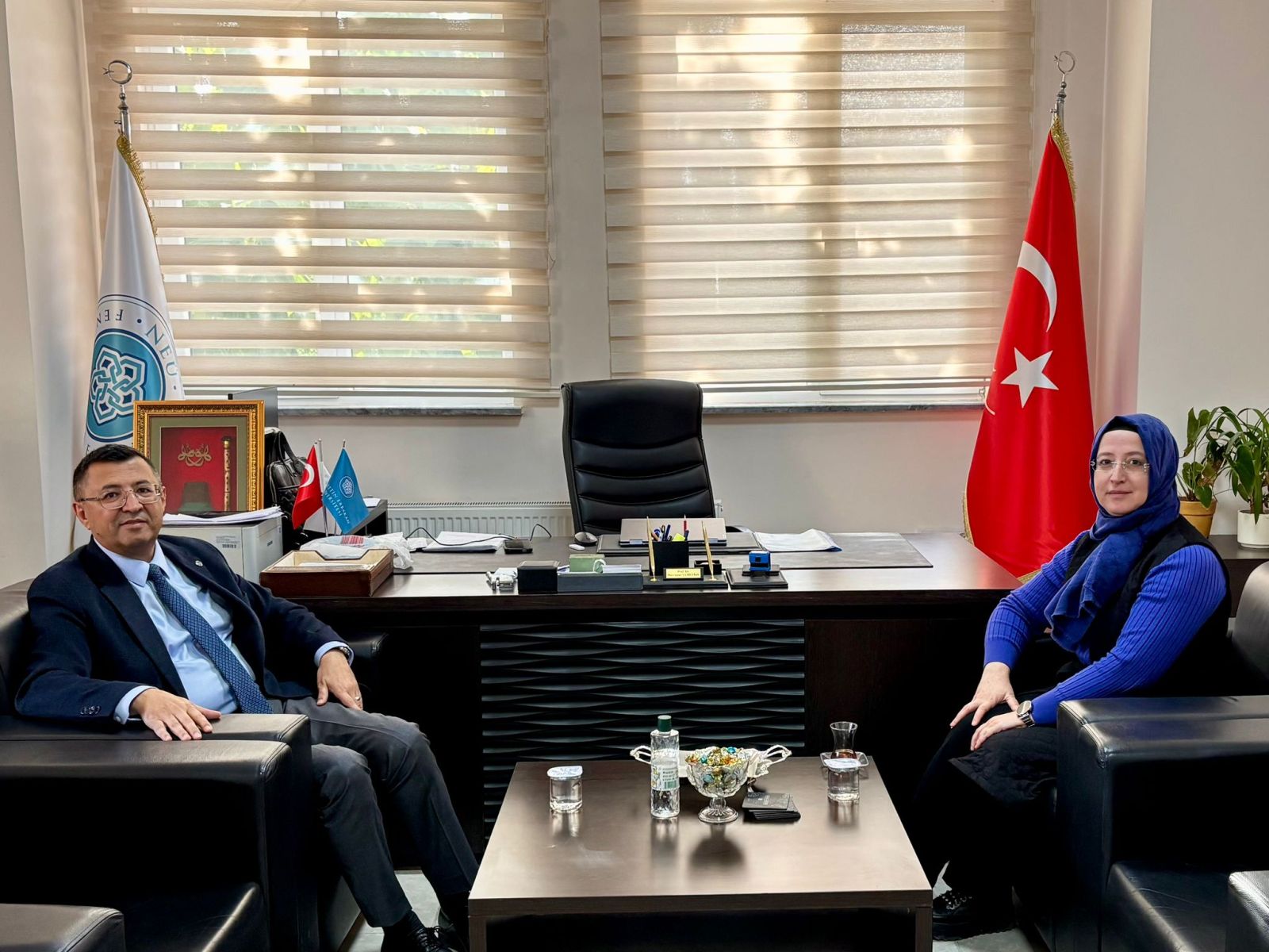 Mühendislik Fakültemiz ile Fen Bilimleri Enstütüsü arasında lisansüstü eğitim araştırma ve geliştirme ve toplumsal katkı düzeyinde ikili görüşmeler yapılmıştır.