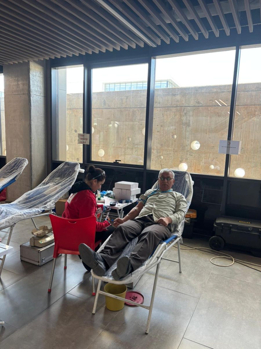 Fakültemizde  Kızılay Kan Bağışı Etkinliği Düzenlendi