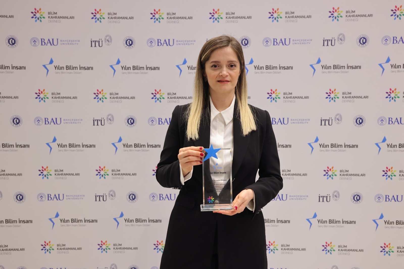 Biyomedikal Mühendisliği Bölümü Öğretim Üyemiz Prof. Dr. Saniye Söylemez, Genç Bilim İnsanı Ödülüne Layık Görüldü