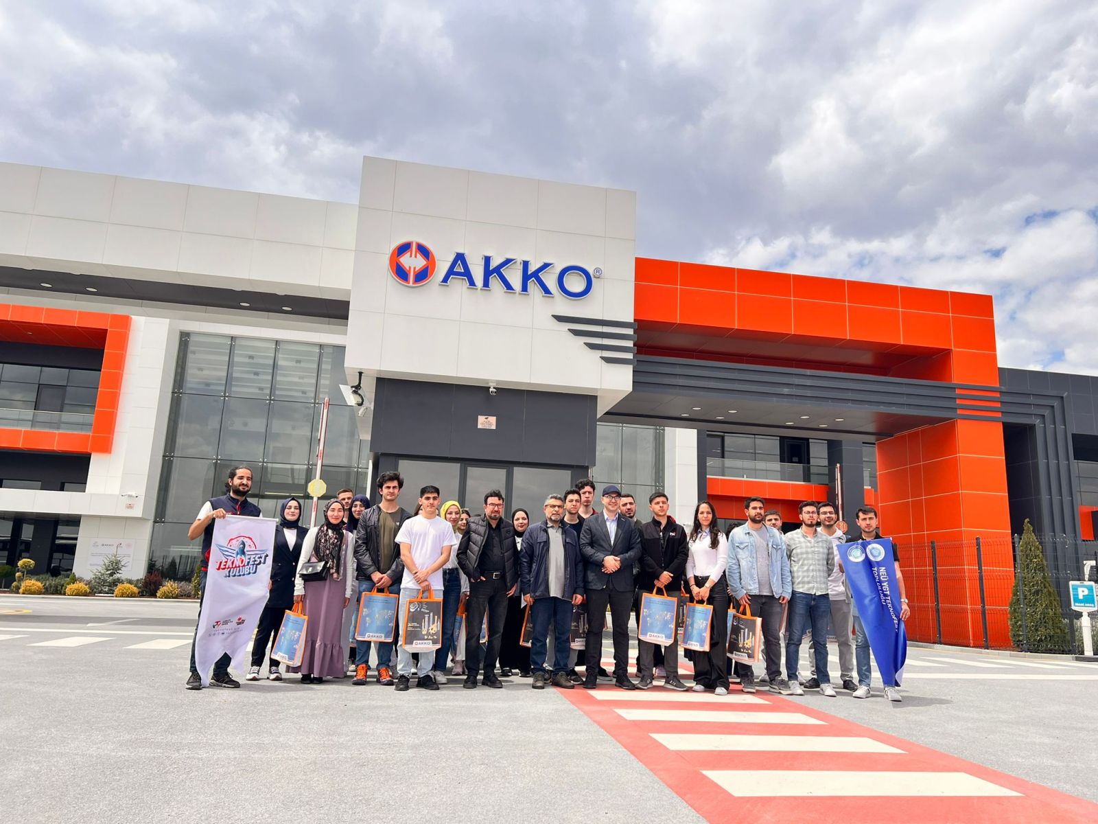 YGT Teknofest Topluluğu ve Teknofest Topluluğu olarak teknik gezi düzenledik. Gezi kapsamında Akko Makine ve Akış Asansör Motor Makineleri firmalarına ziyarette bulunuldu.