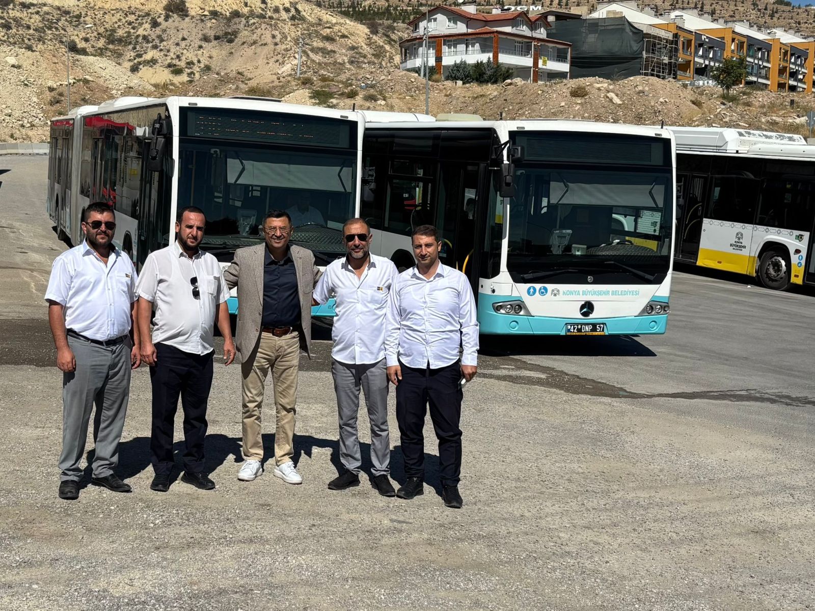 Konya Büyükşehir Belediyesi toplu ulaşım köyceğiz durağındaki şoför arkadaşlarımızı ziyaret ederek ulaşım hakkında görüşmeler yapıldı.