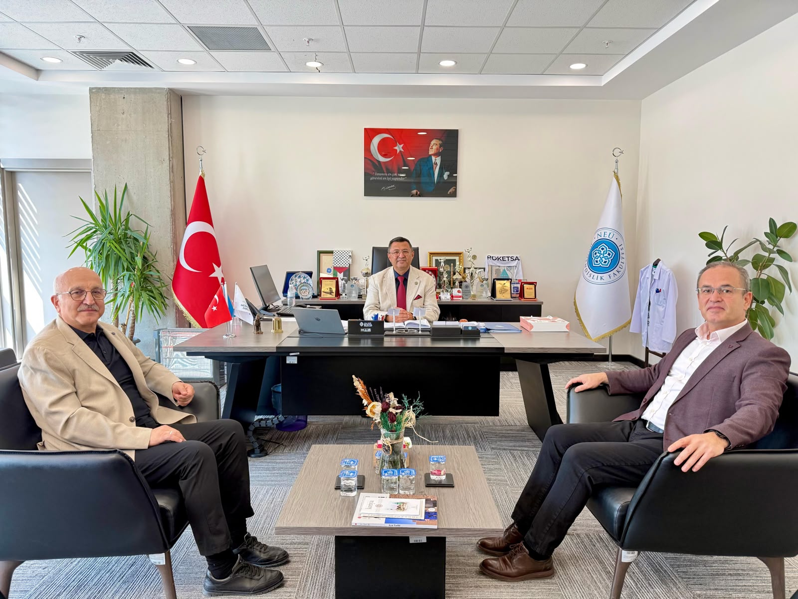 Önceki dönem Konya Gençlik ve Spor İl Müdürü Sayın Abdurrahman Şahin ile Önceki Dönem Konya İl Millî Eğitim Müdürü ve Kızılay Konya Şubesi Birinci Başkan Yardımcısı Sayın Seyit Ali Büyük’ü Fakültemizde Ağırlamaktan Memnuniyet Duyduk