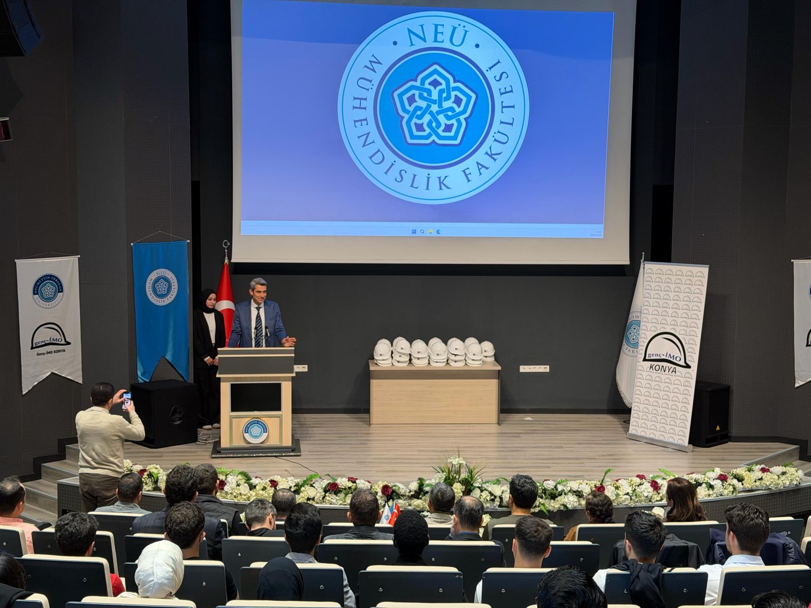 Fakültemiz İnşaat Mühendisliği Bölümü 1. ve 2. Sınıf Öğrencilerine Yönelik, İnşaat Mühendisleri Odası Konya Şubesi İş Birliğiyle Baret Takma Töreni Düzenlendi
