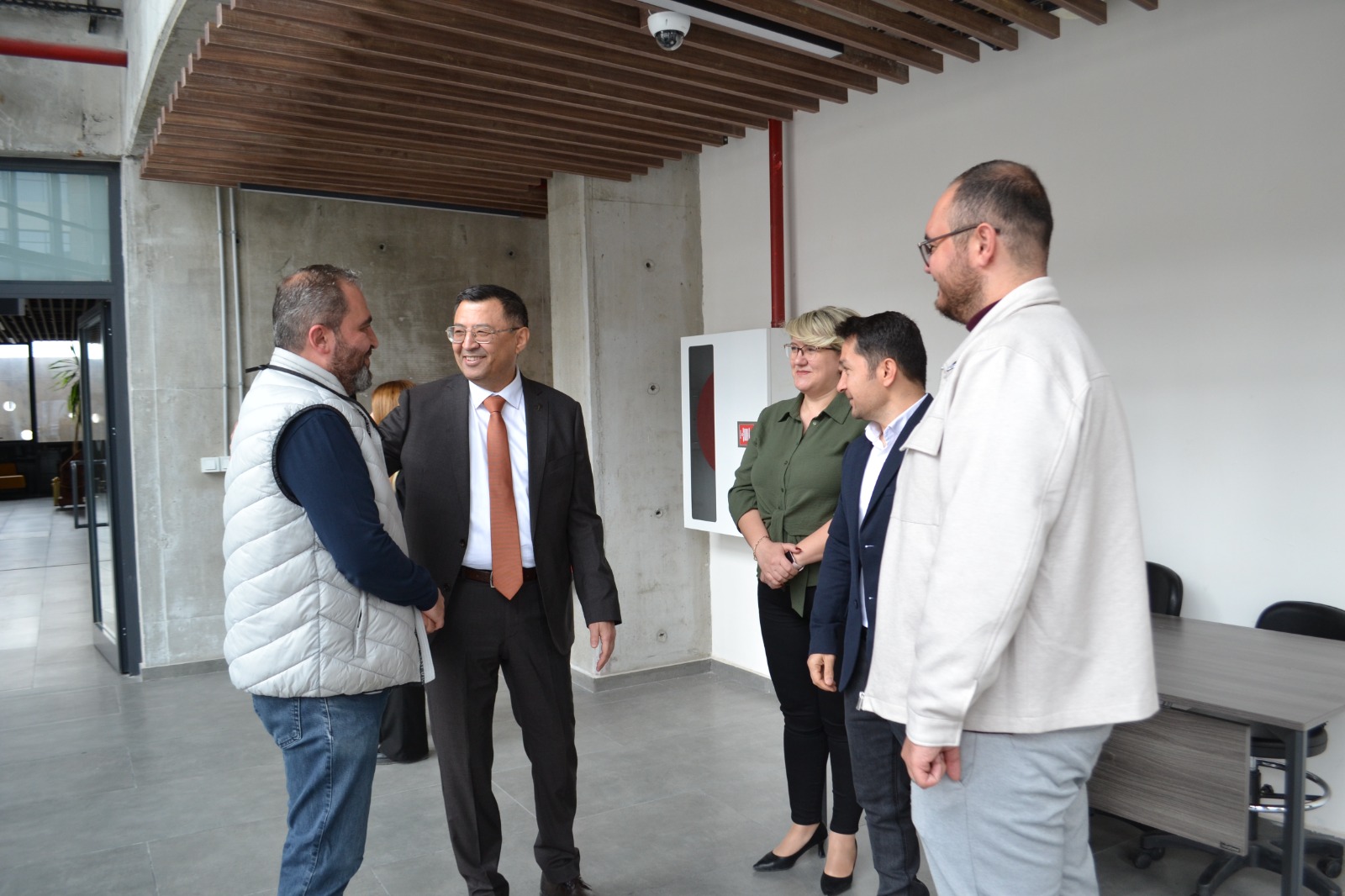 Fakültemizde Düzenlenen Bayramlaşma Programı, Akademik ve İdari Personelin Katılımıyla Samimi Bir Ortamda Gerçekleştirildi