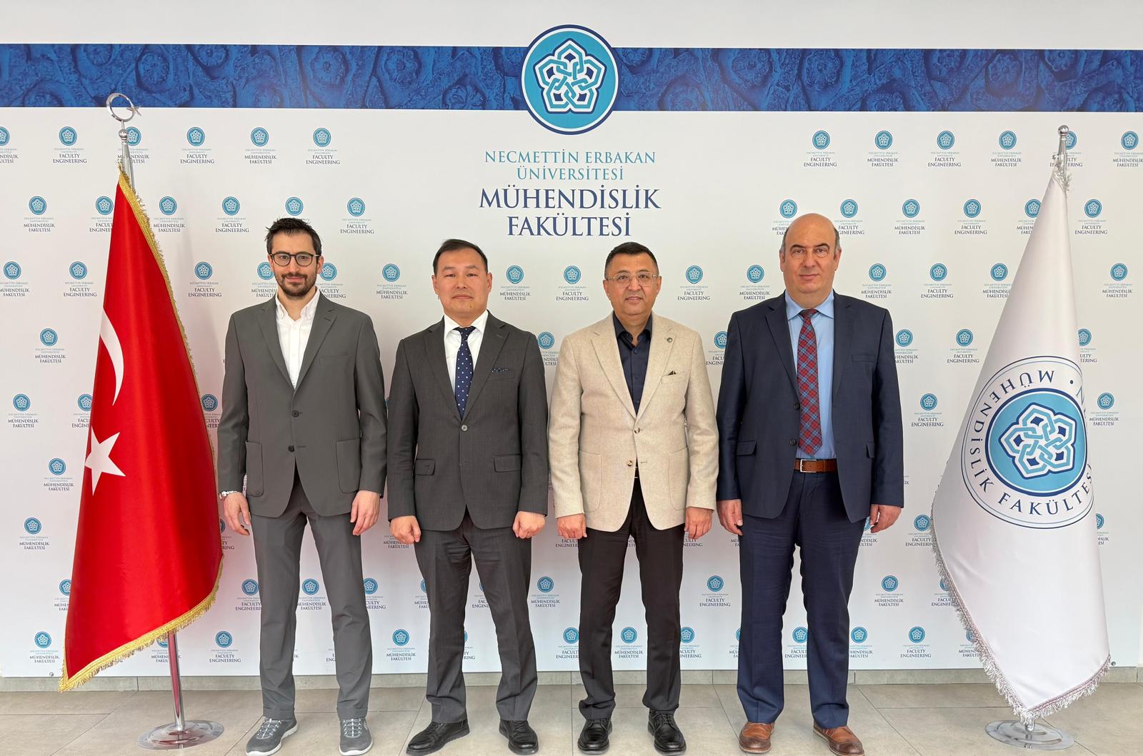 “Fikirden Kazanca Giden Yol: Patent” Semineri Kapsamında Necmettin Erbakan Üniversitesi’nde Bulunan Misafir Araştırmacı Av. Ramazan Kokzhalov, Mühendislik Fakültesi Dekanı Prof. Dr. Savaş Durduran’a Nezaket Ziyaretinde Bulundu