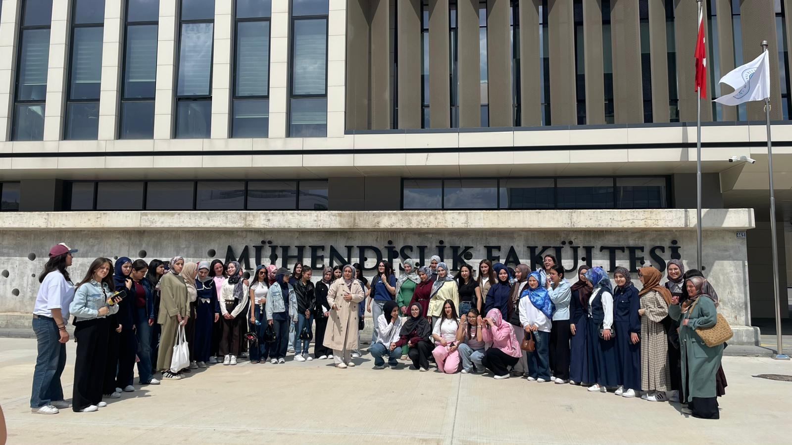 Konya Ereğli Şehit Emre Dut Kız Anadolu İmam Hatip Lisesinden  Fakültemizi Ziyarete Gelen Aday Öğrencileri Ağırladık