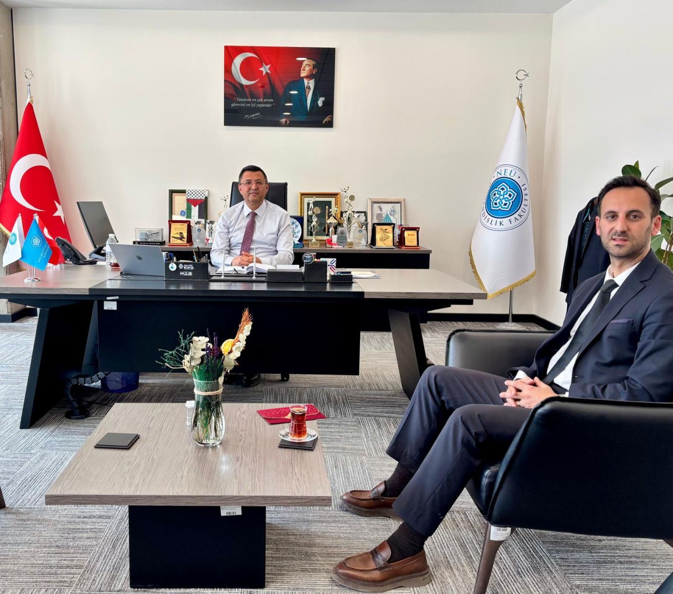 Konya Büyükşehir Belediyesi Emlak Yönetimi Dairesi Başkanlığı Emlak Şube Müdürü Sayın Ahmet Şasi, Fakültemizi Ziyaret Ederek Ortak Eğitim Programları ve Uygulamaları Üzerine Görüş Alışverişinde Bulunmuştur