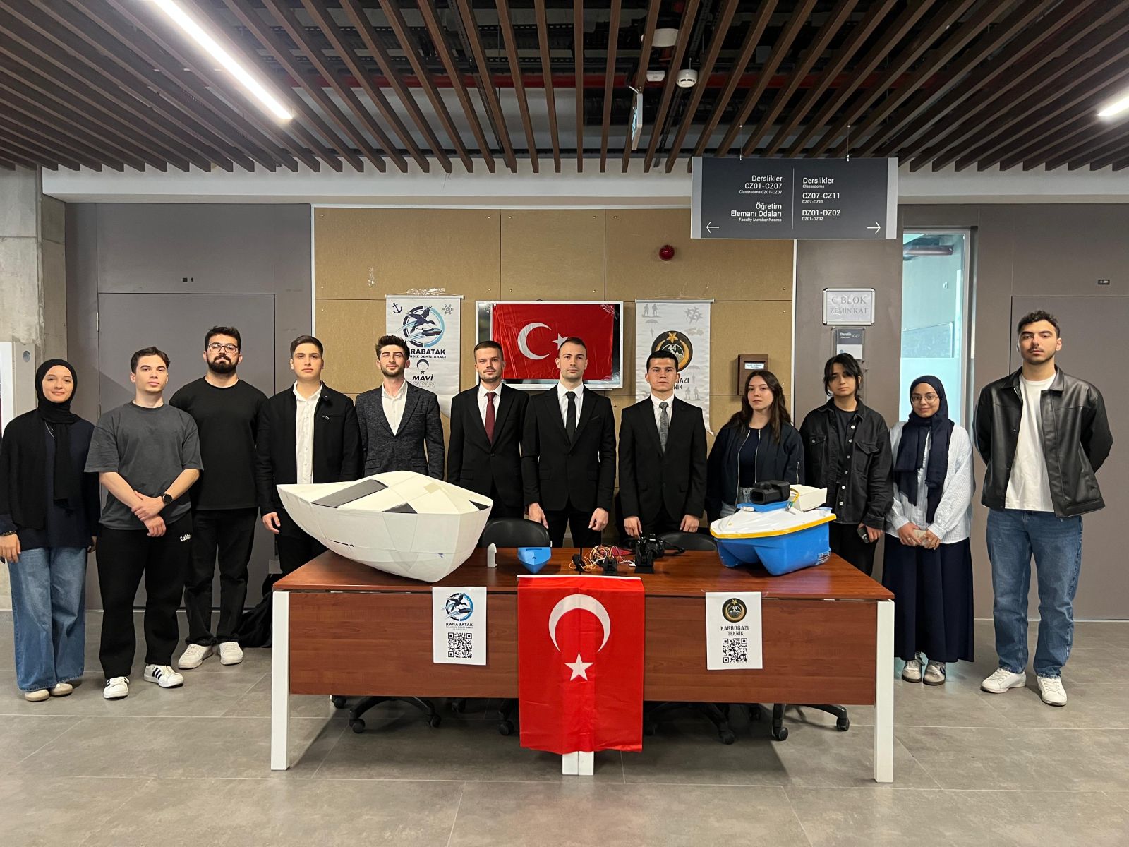 KAPSÜL Karabatak ve Karboğazı Teknik Takımları, Tanıtım Günleri Kapsamında Stand Açarak Öğrencilerimizle Bir Araya Geldi