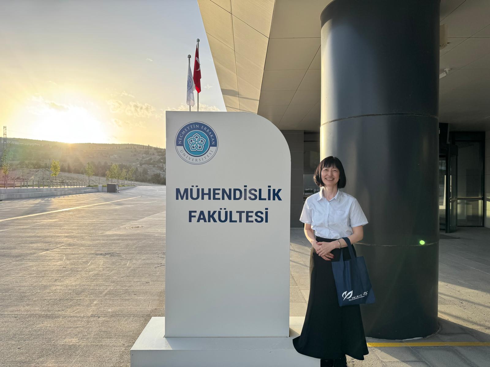 2 Mayıs tarihinde Japonya Muroran Institute of Technology’den Gelen Değerli Akademisyen Tomoe Sato, Fakültemizi Ziyaret Ederek Eğitim Dili İngilizce Olan Dersleri Yerinde Gözlemlemiştir