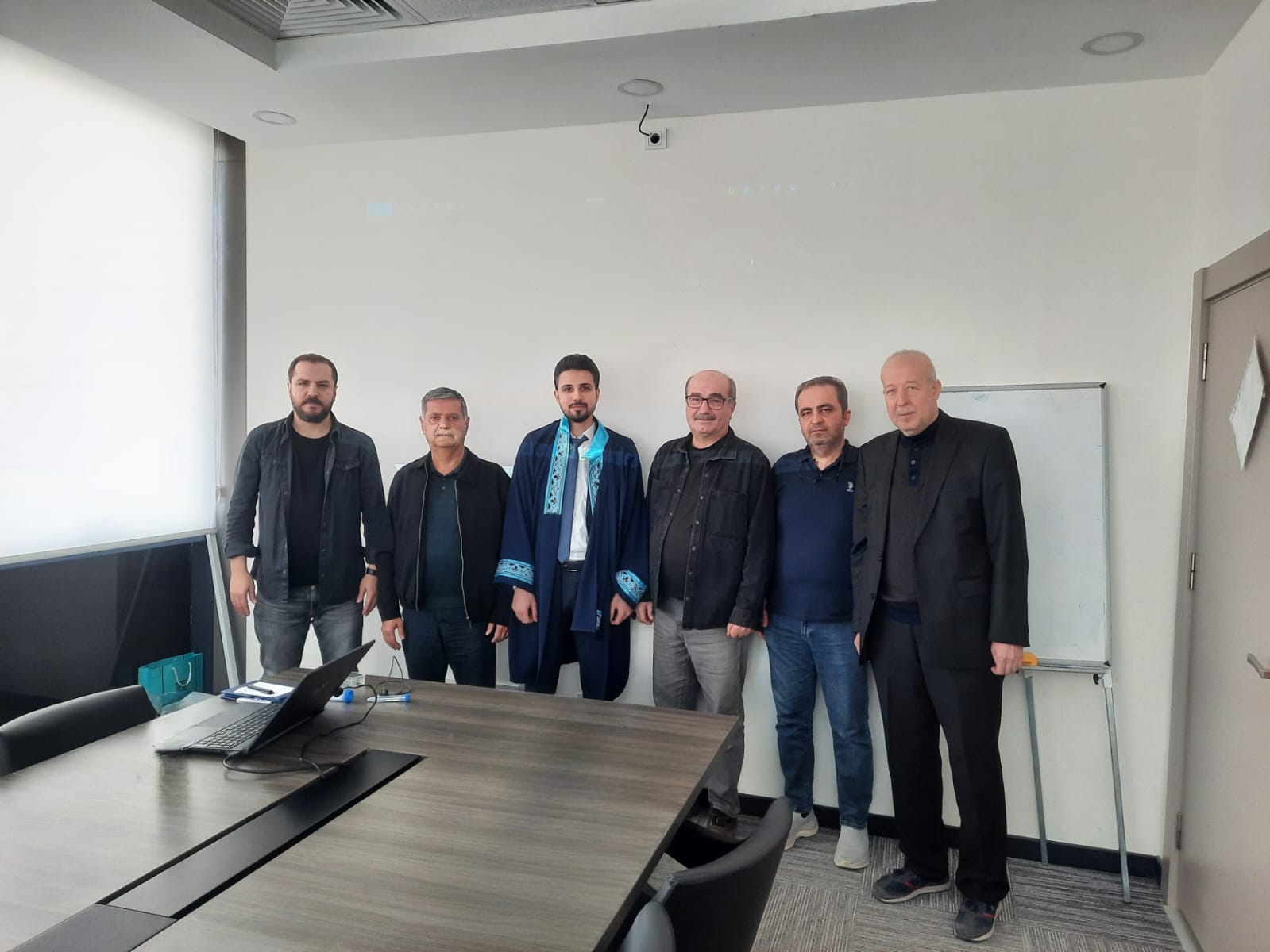 Bölümümüz Lisansüstü Öğrencilerinden Taha Fatih ATEŞ Doktora Tezini Başarıyla Savunarak Doktor Ünvanını Almıştır